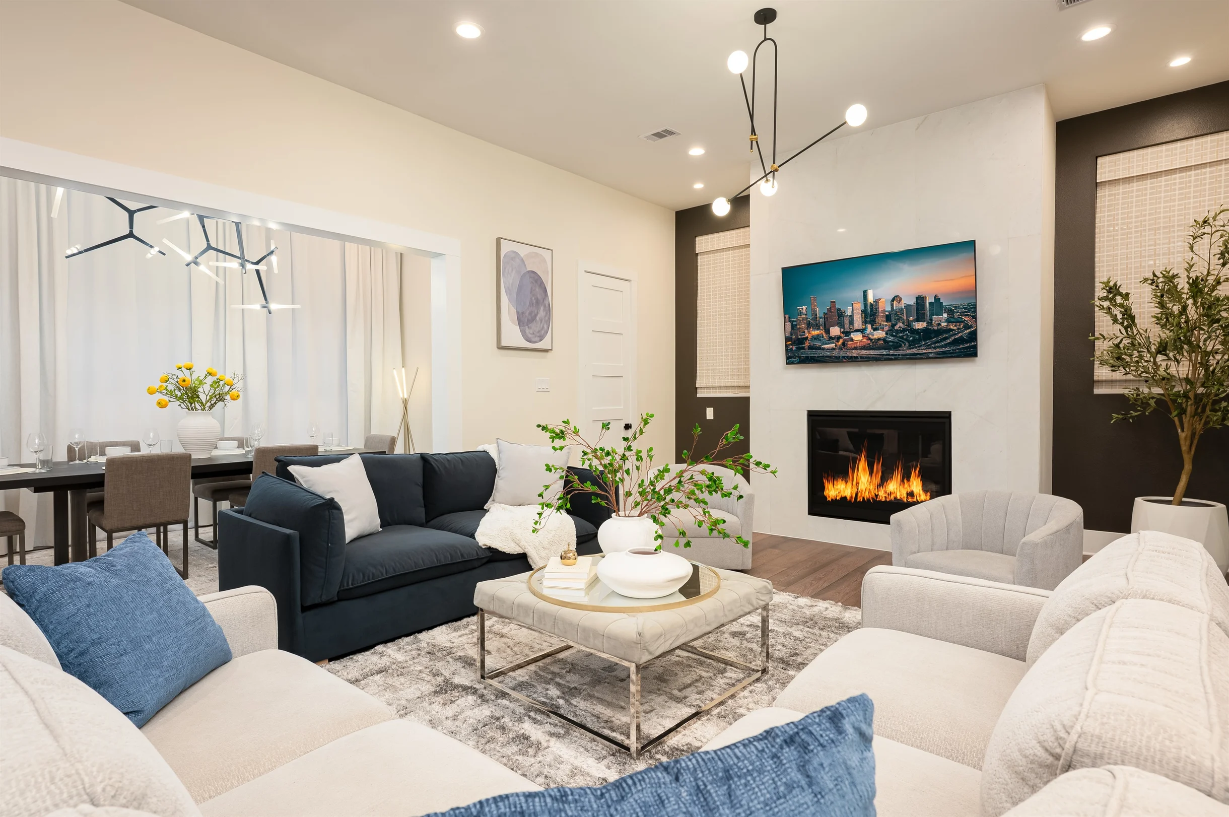 Sleeps 10! Rooftop Luxe • Pet-Friendly • Downtown #47