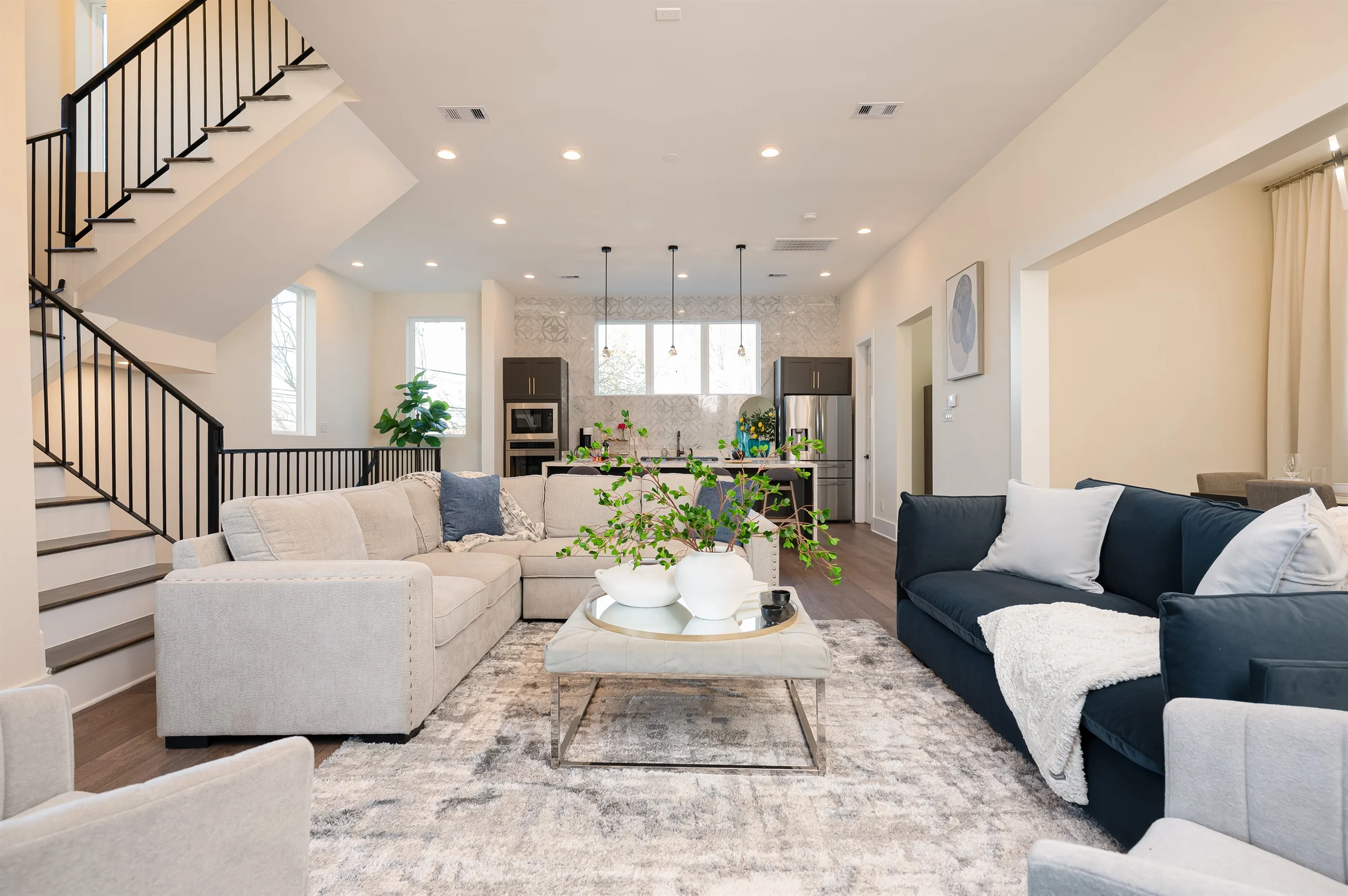 Sleeps 10! Rooftop Luxe • Pet-Friendly • Downtown #10