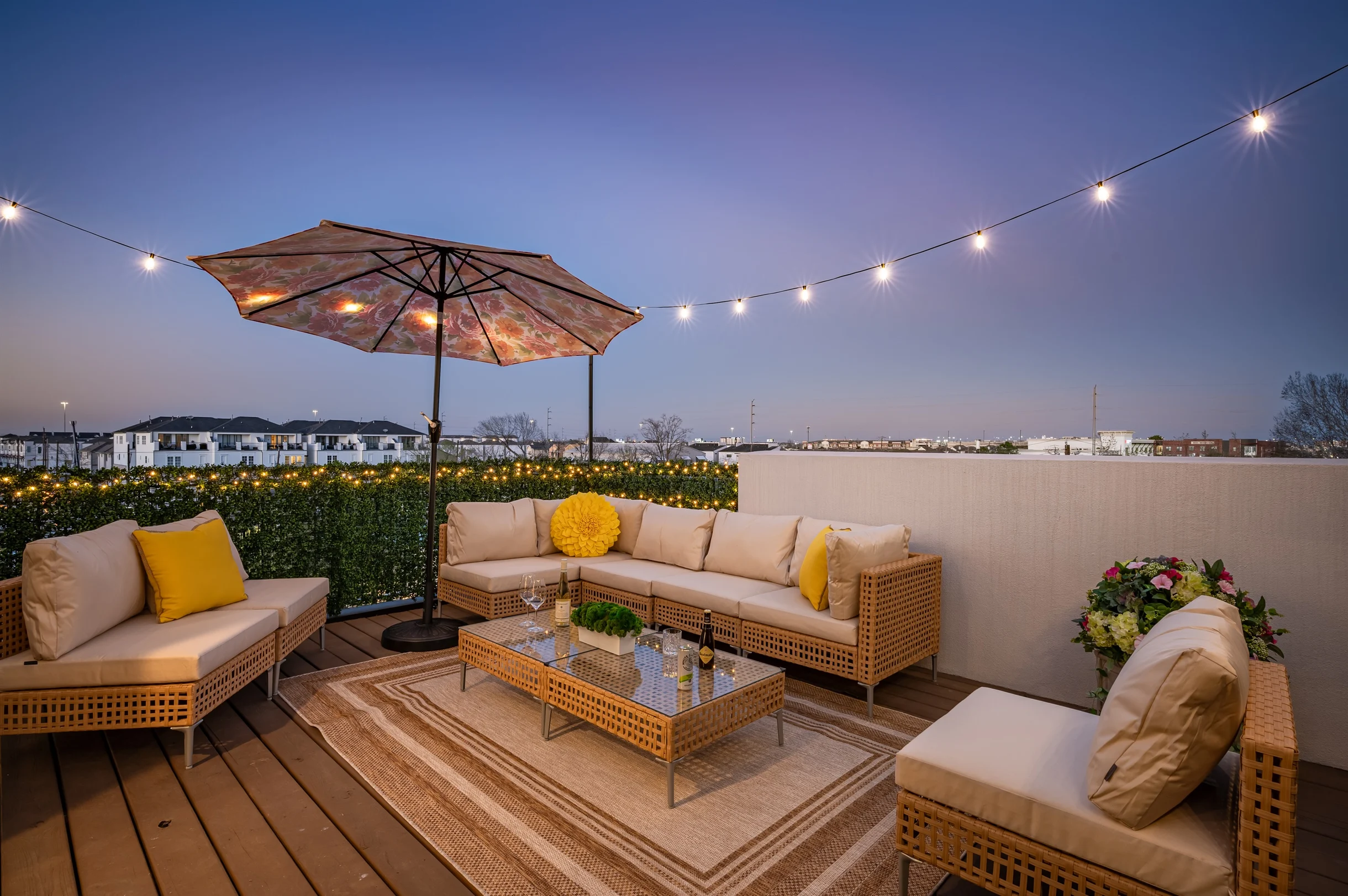 Sleeps 10! Rooftop Luxe • Pet-Friendly • Downtown #32