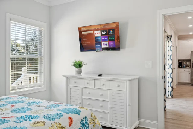 Bedroom 1 image 1