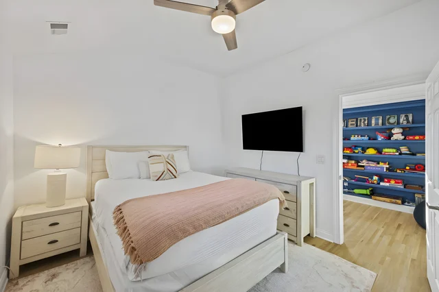 Bedroom 7 image 1
