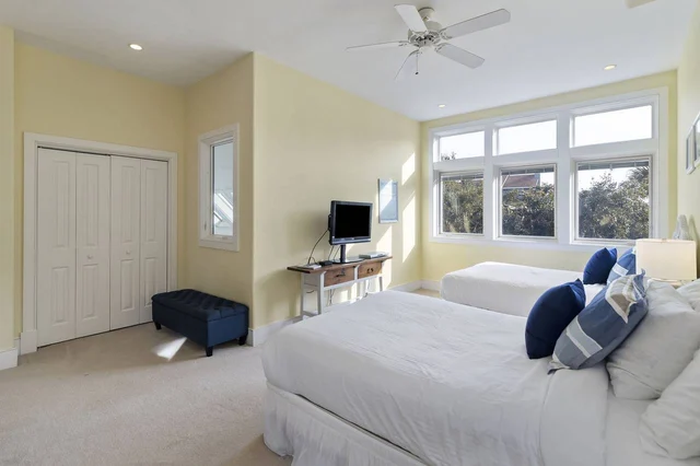 Bedroom 4 image 1