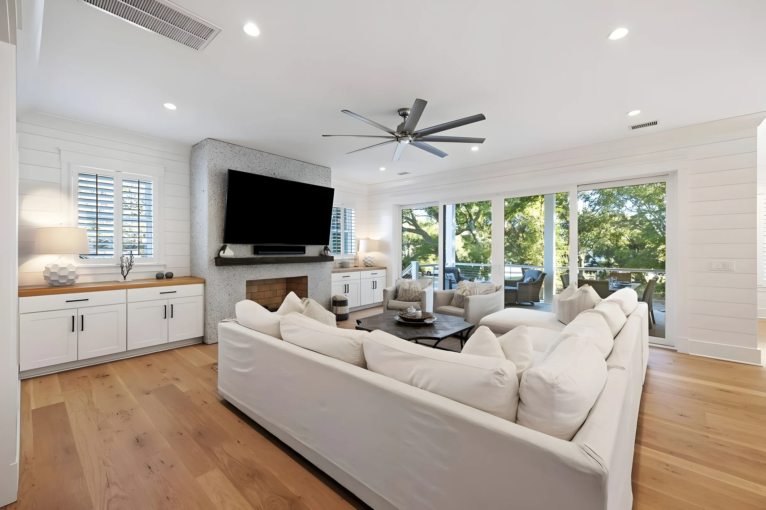 AV3-39: 3 39th Avenue #55