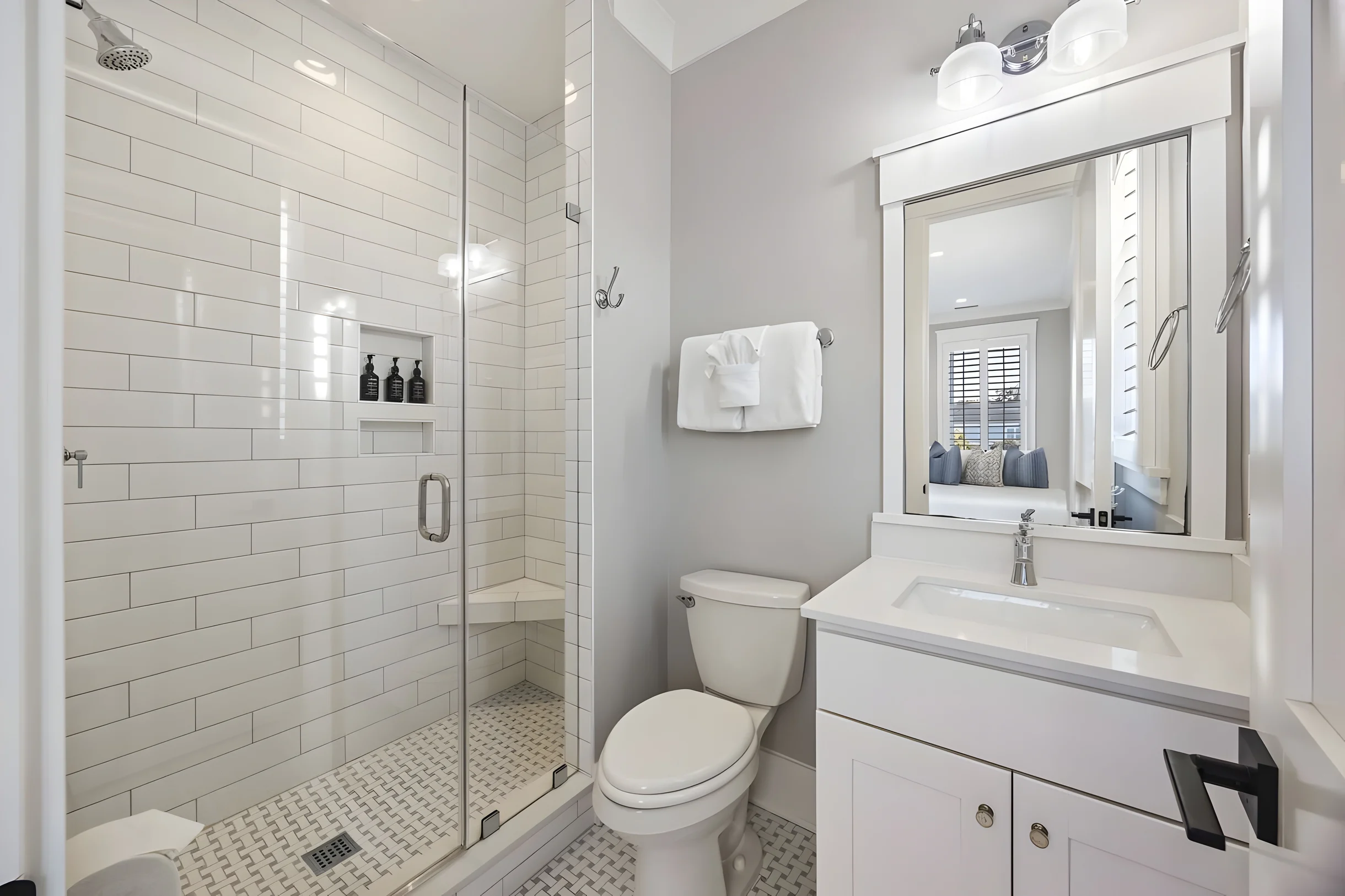 AV3-39: 3 39th Avenue #16
