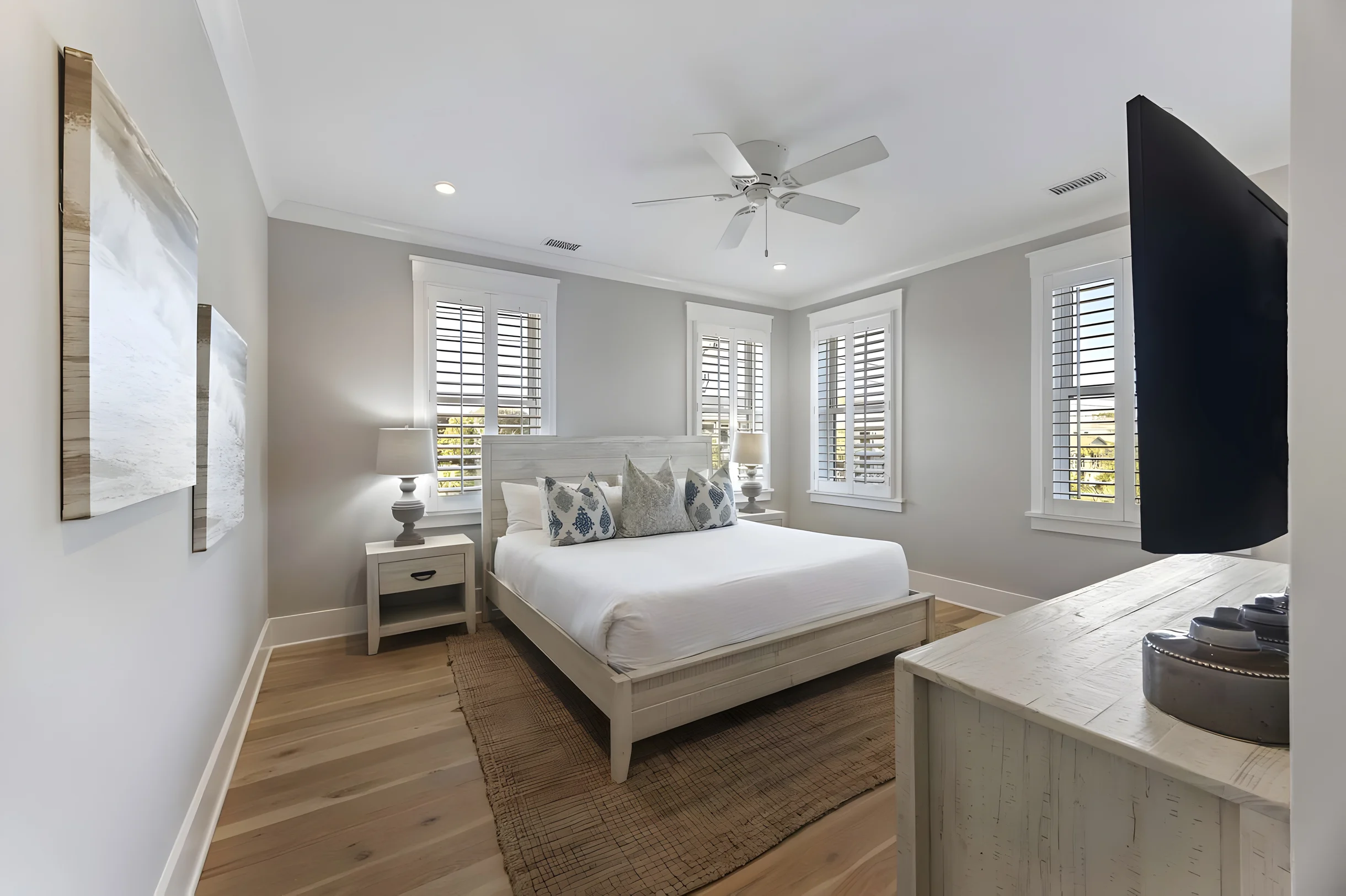 AV3-39: 3 39th Avenue #17