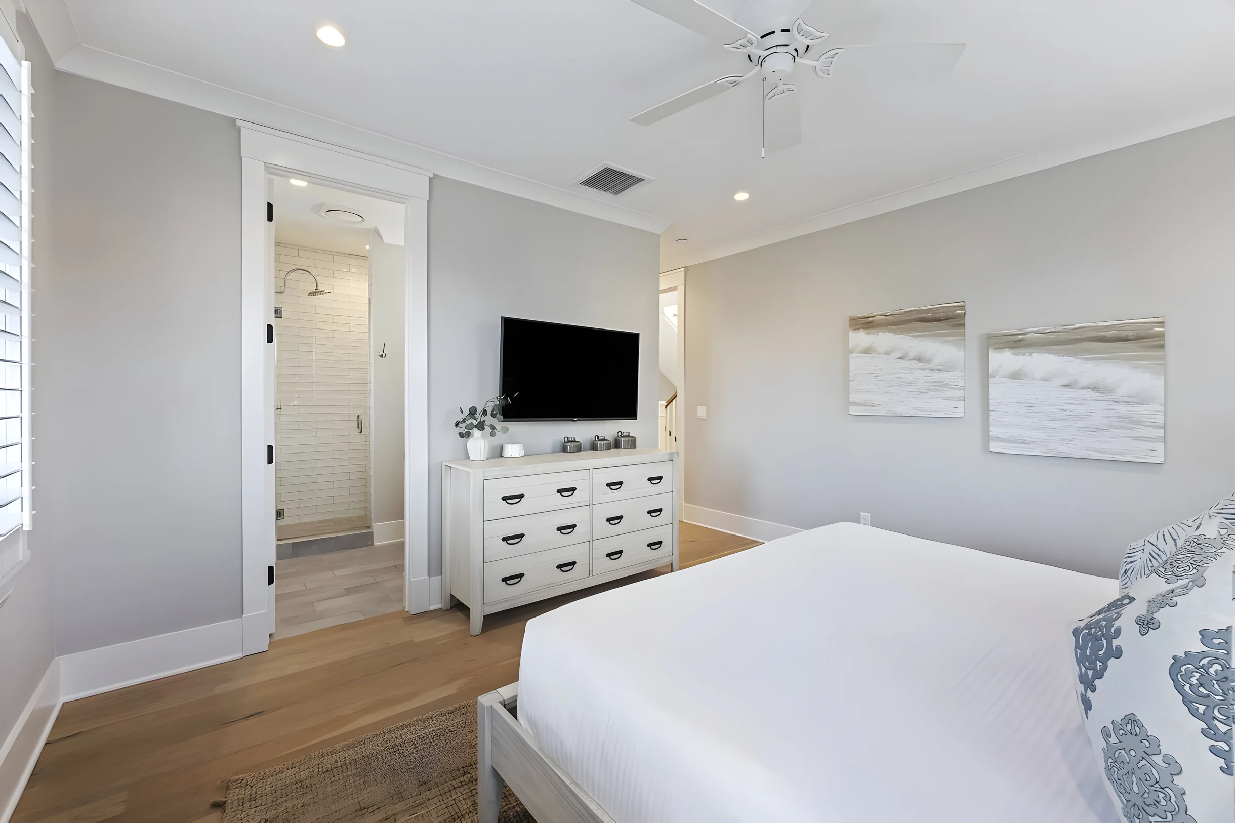 AV3-39: 3 39th Avenue #34