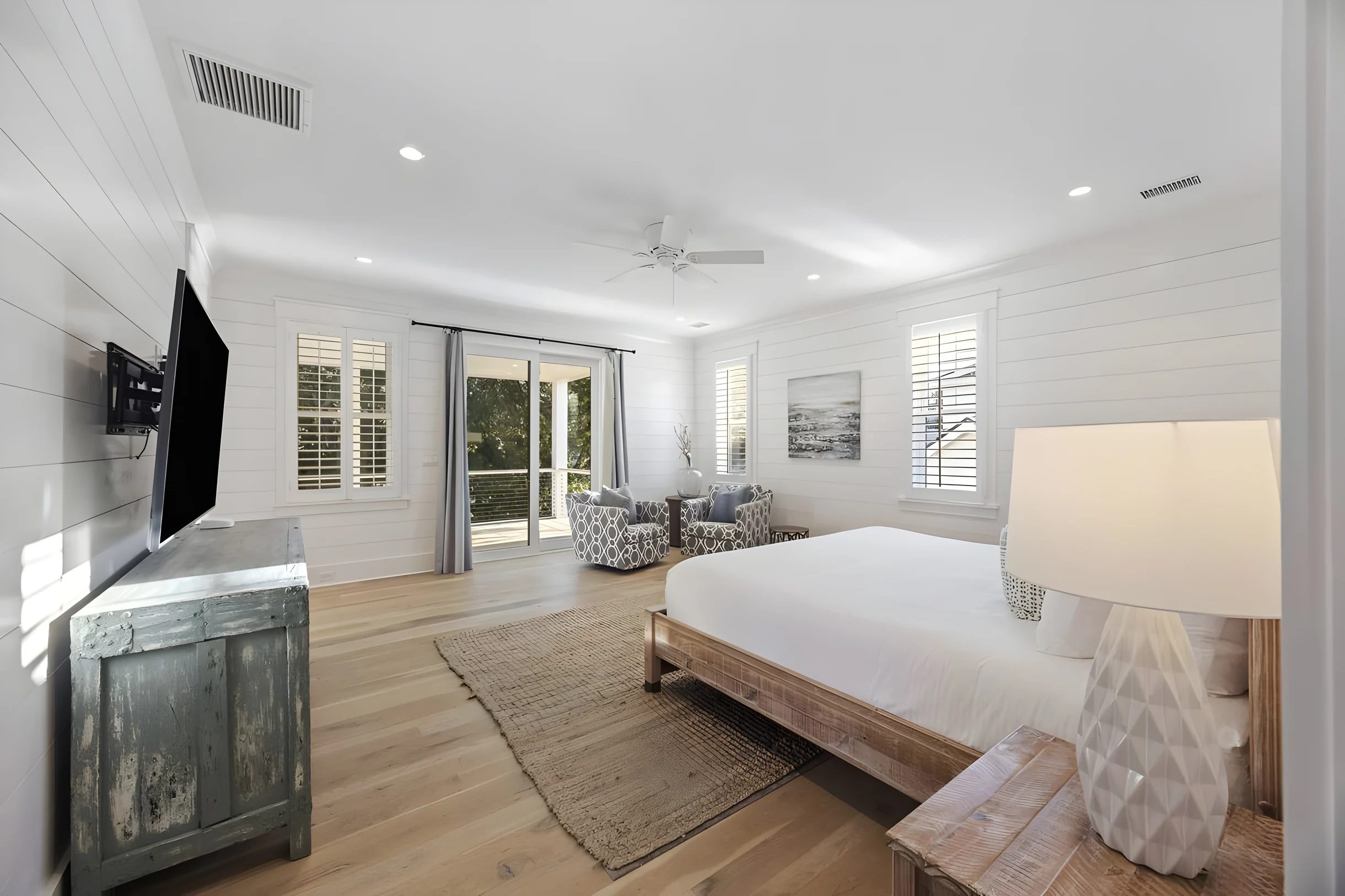 AV3-39: 3 39th Avenue #48