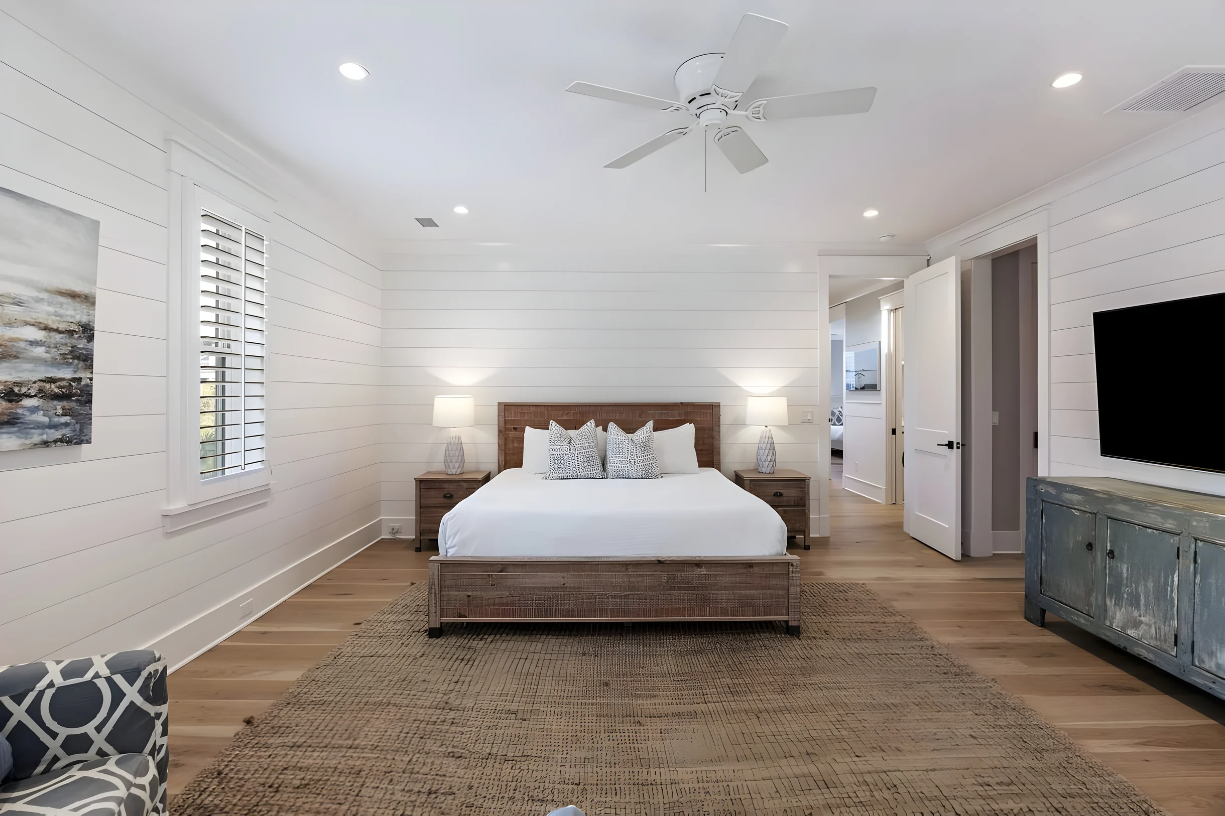 AV3-39: 3 39th Avenue #18