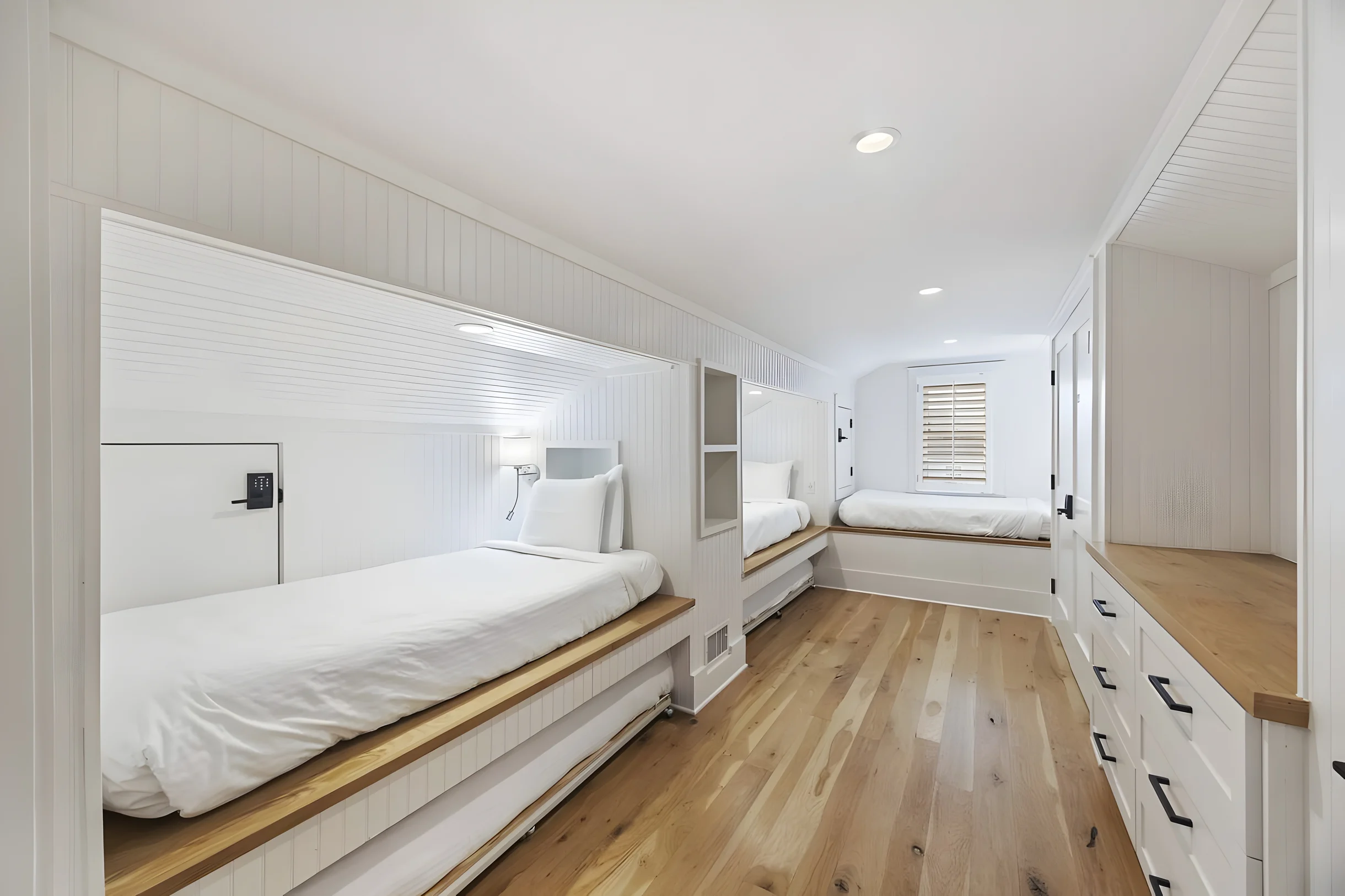 AV3-39: 3 39th Avenue #51