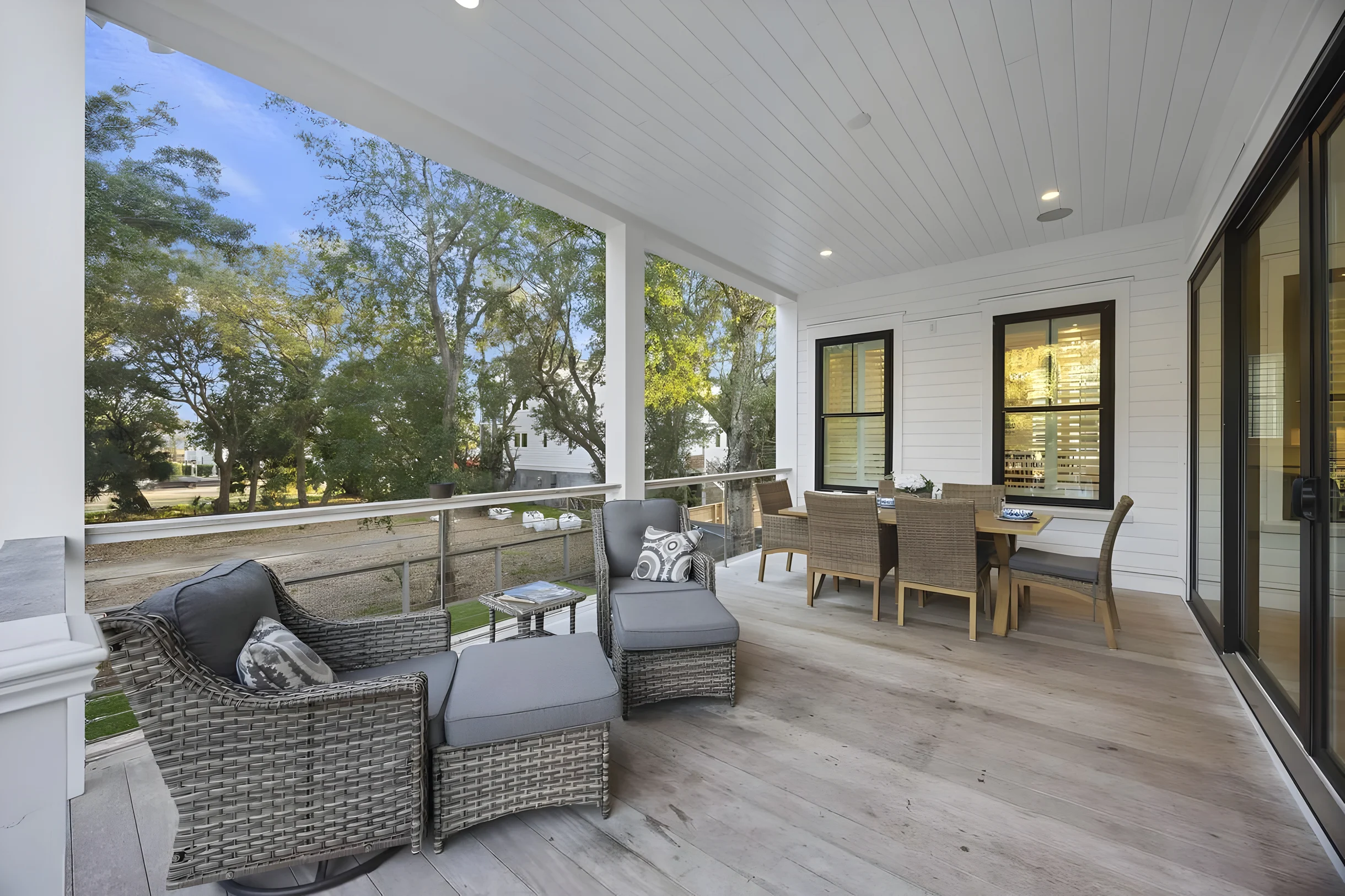 AV3-39: 3 39th Avenue #52