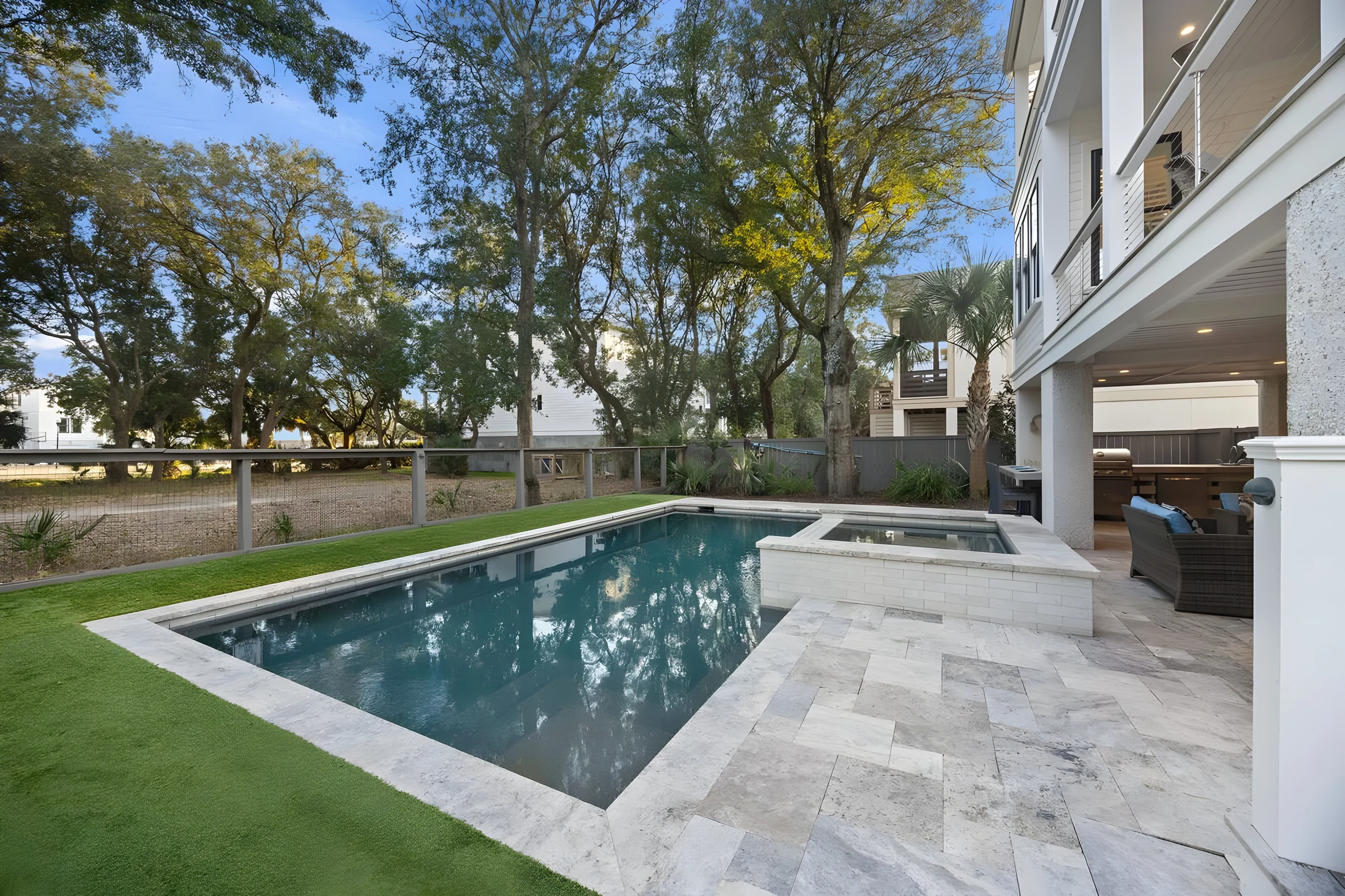 AV3-39: 3 39th Avenue #53