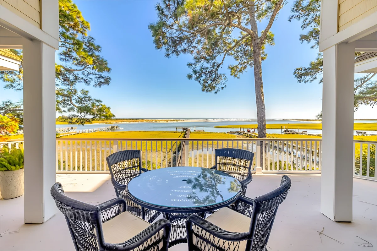 Wander Seabrook Marshfront