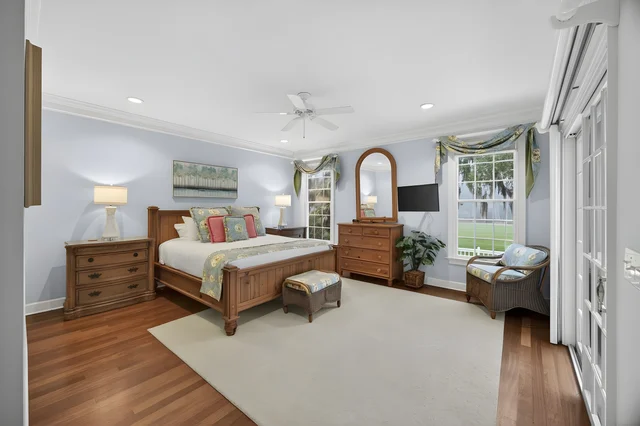 Bedroom 1 image 1