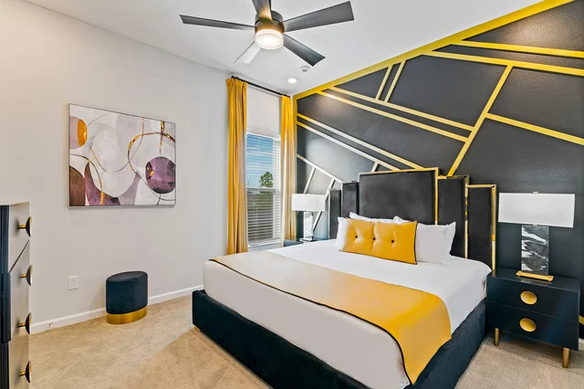 Bedroom 9 image 1