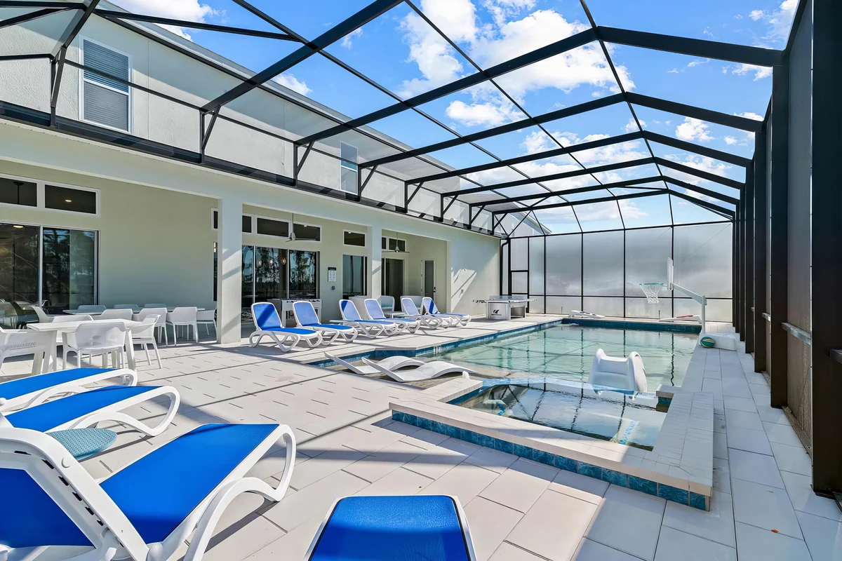 1759OB - 11 Bed - Celebrity Chateau - ST073