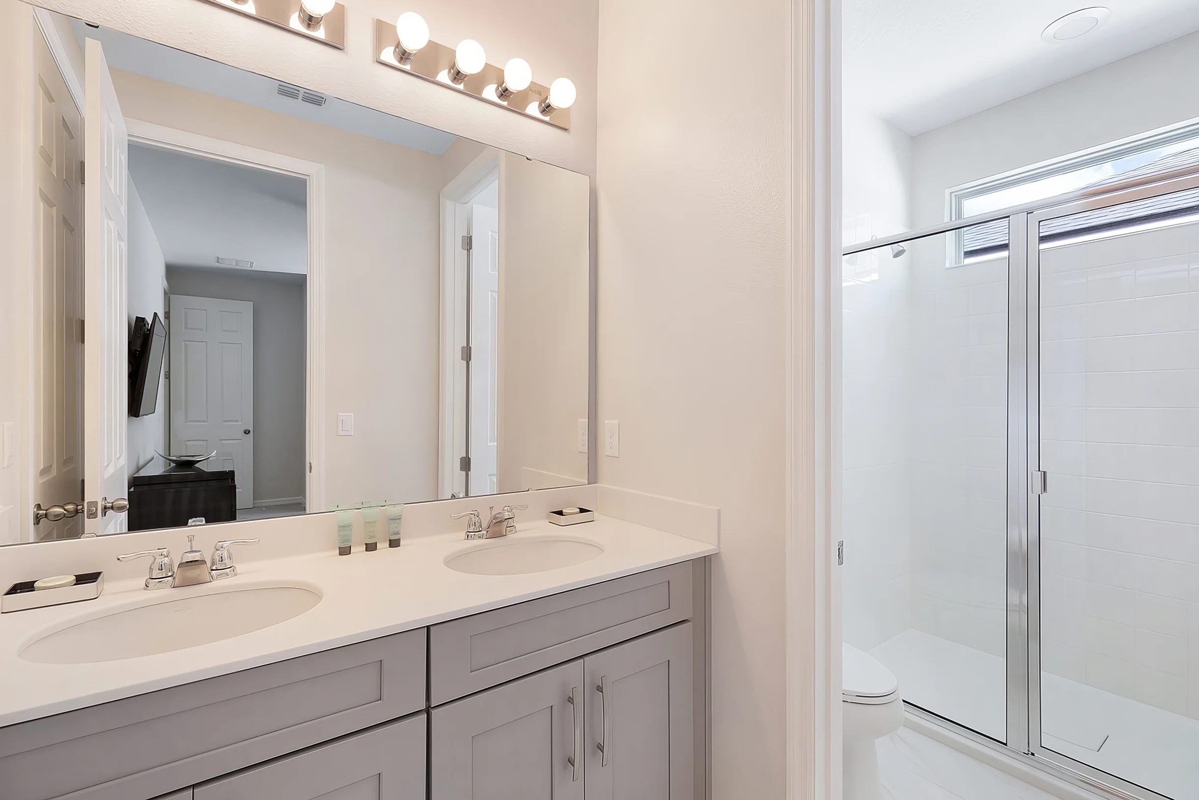 1778CV - 9 Bed - Ritzy Retreat - SR005V #13