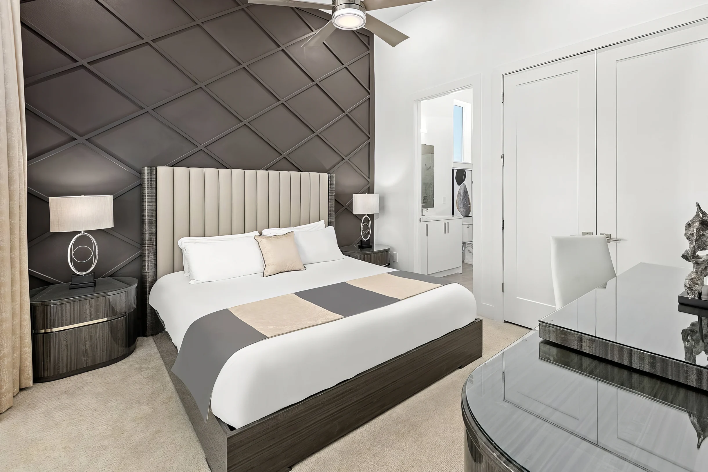 Wander Davenport Charm #5