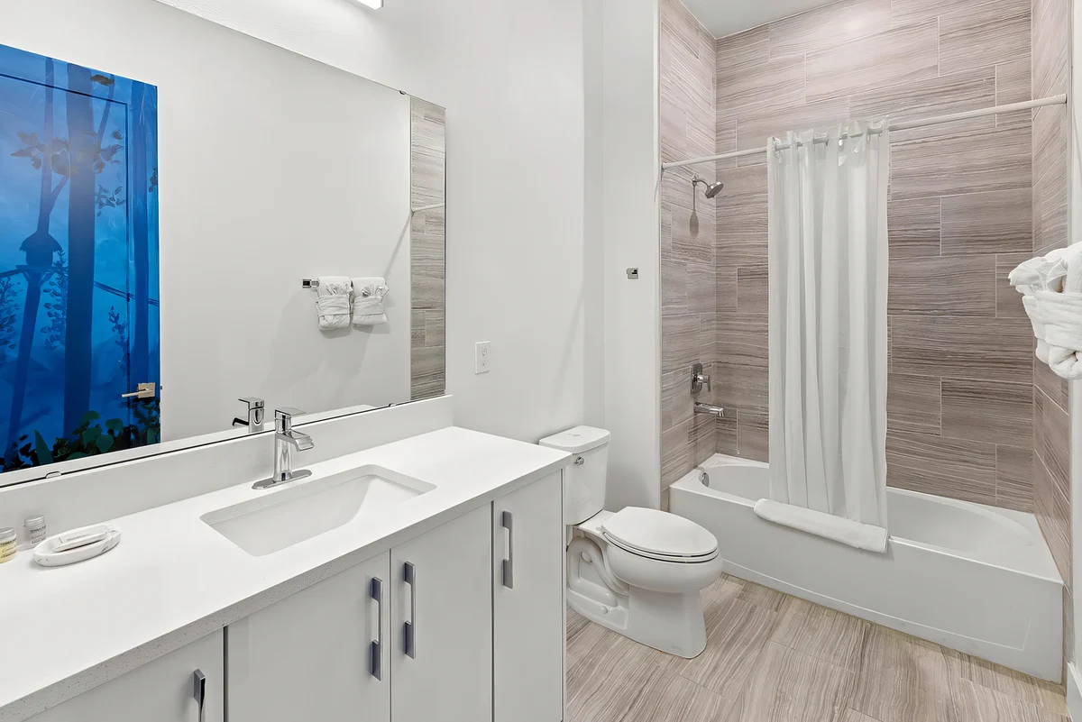 Wander Davenport Charm