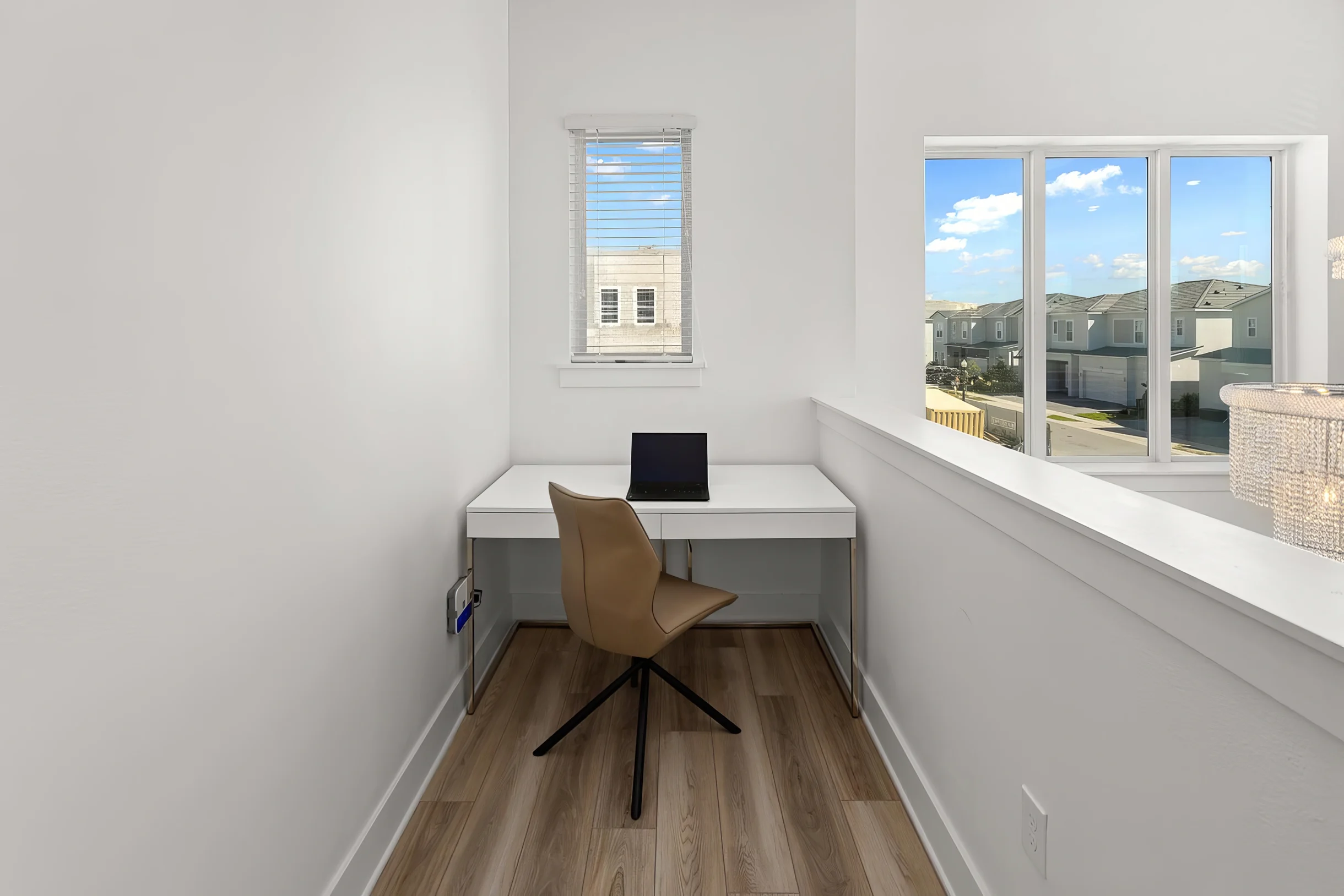 Wander Davenport Charm #12