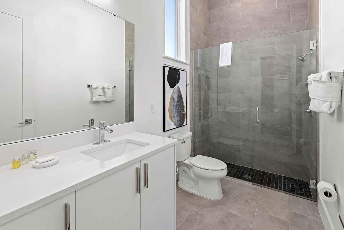 Wander Davenport Charm