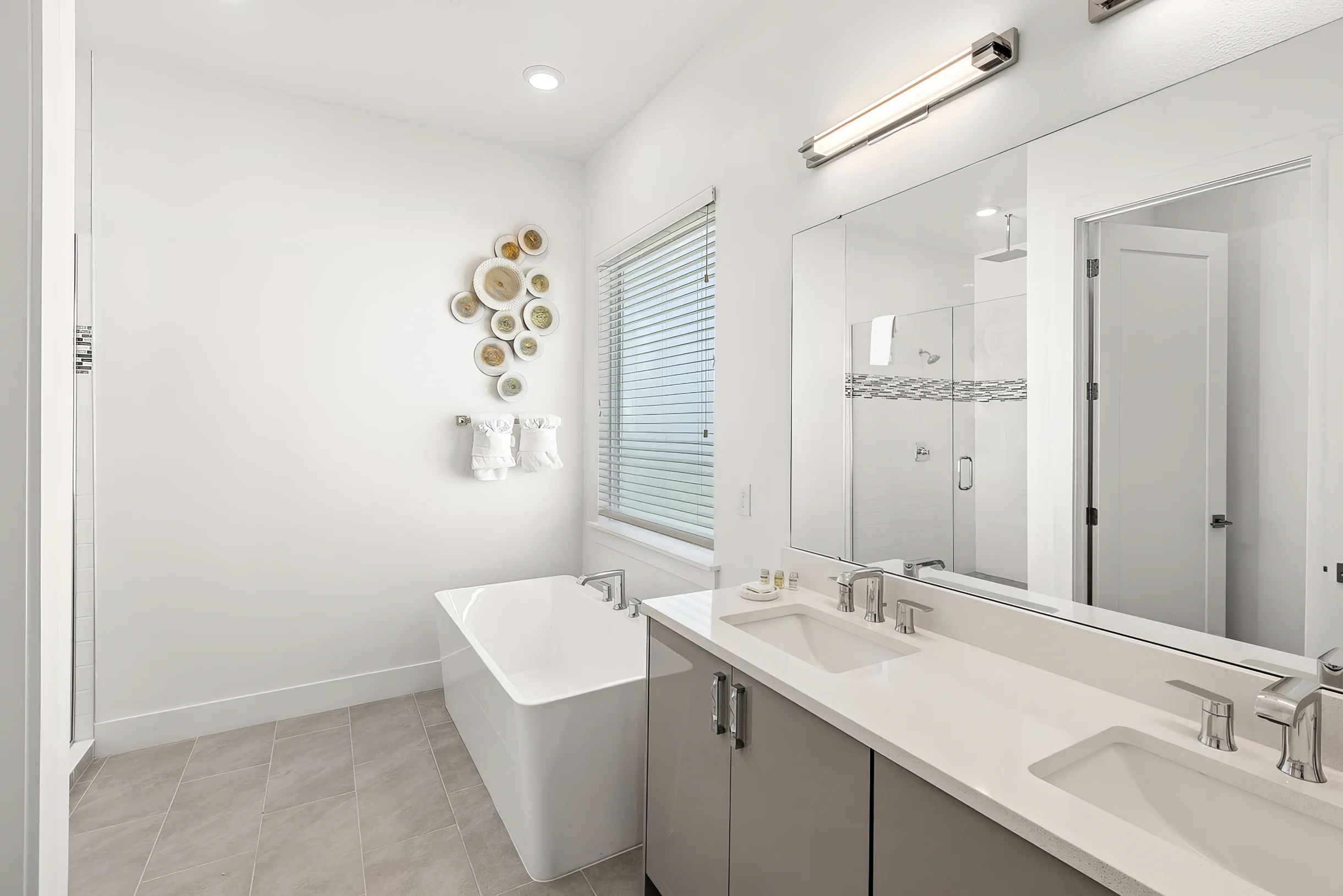 Wander Davenport Charm #30