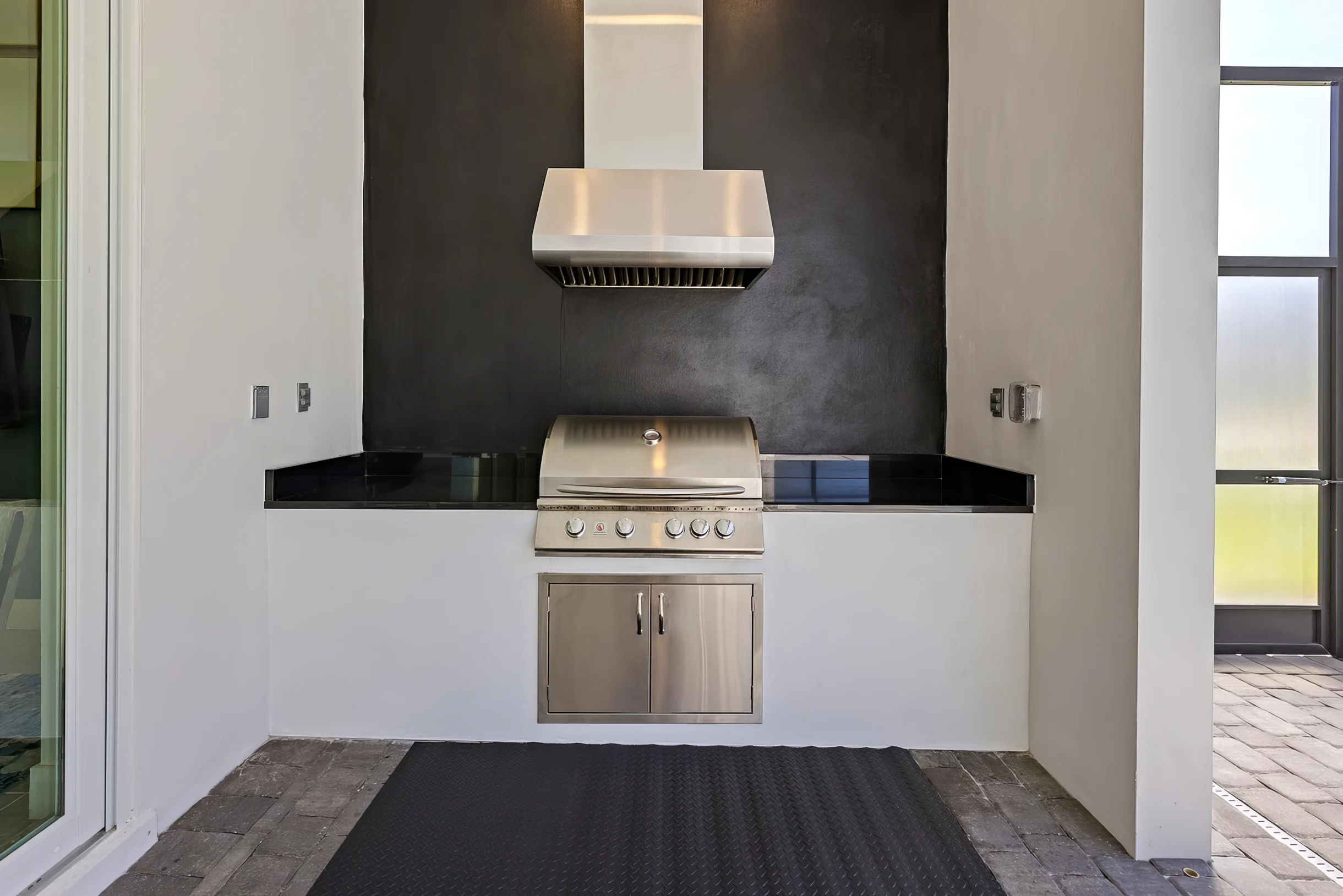 Wander Davenport Charm #40