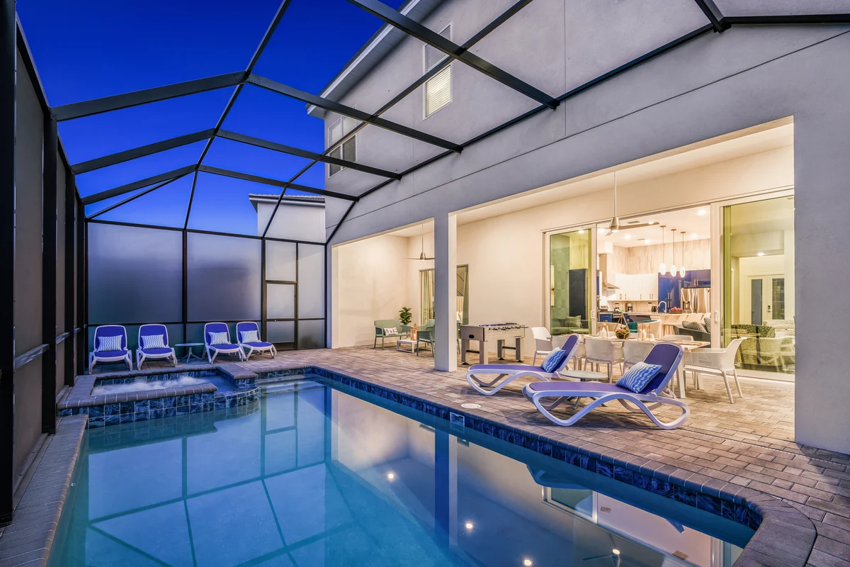 2109PO - 6 Bed - Magic Mansion - ST049