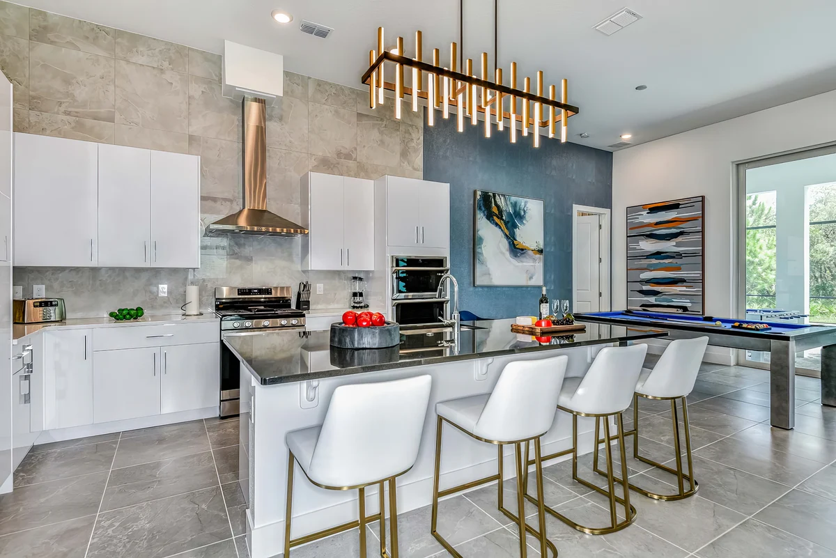 Wander Davenport Lush