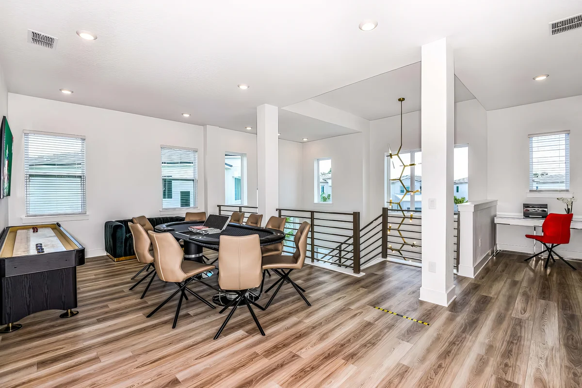 Wander Davenport Lush