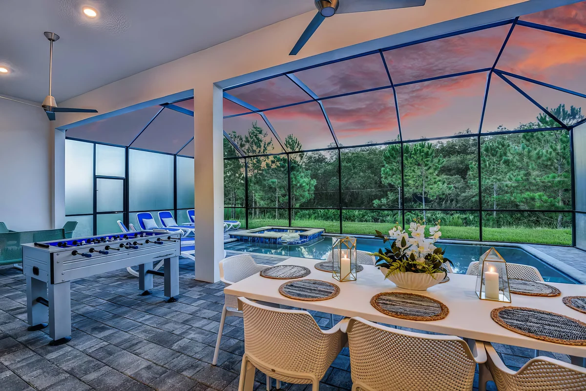 Wander Davenport Lush