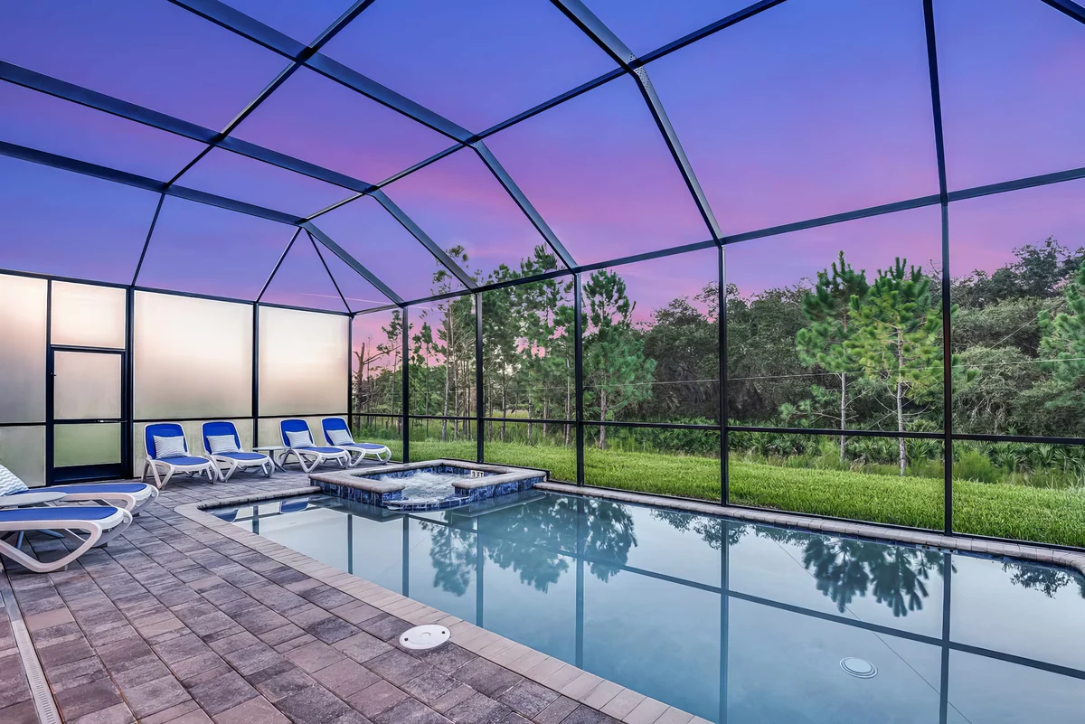 Wander Davenport Lush