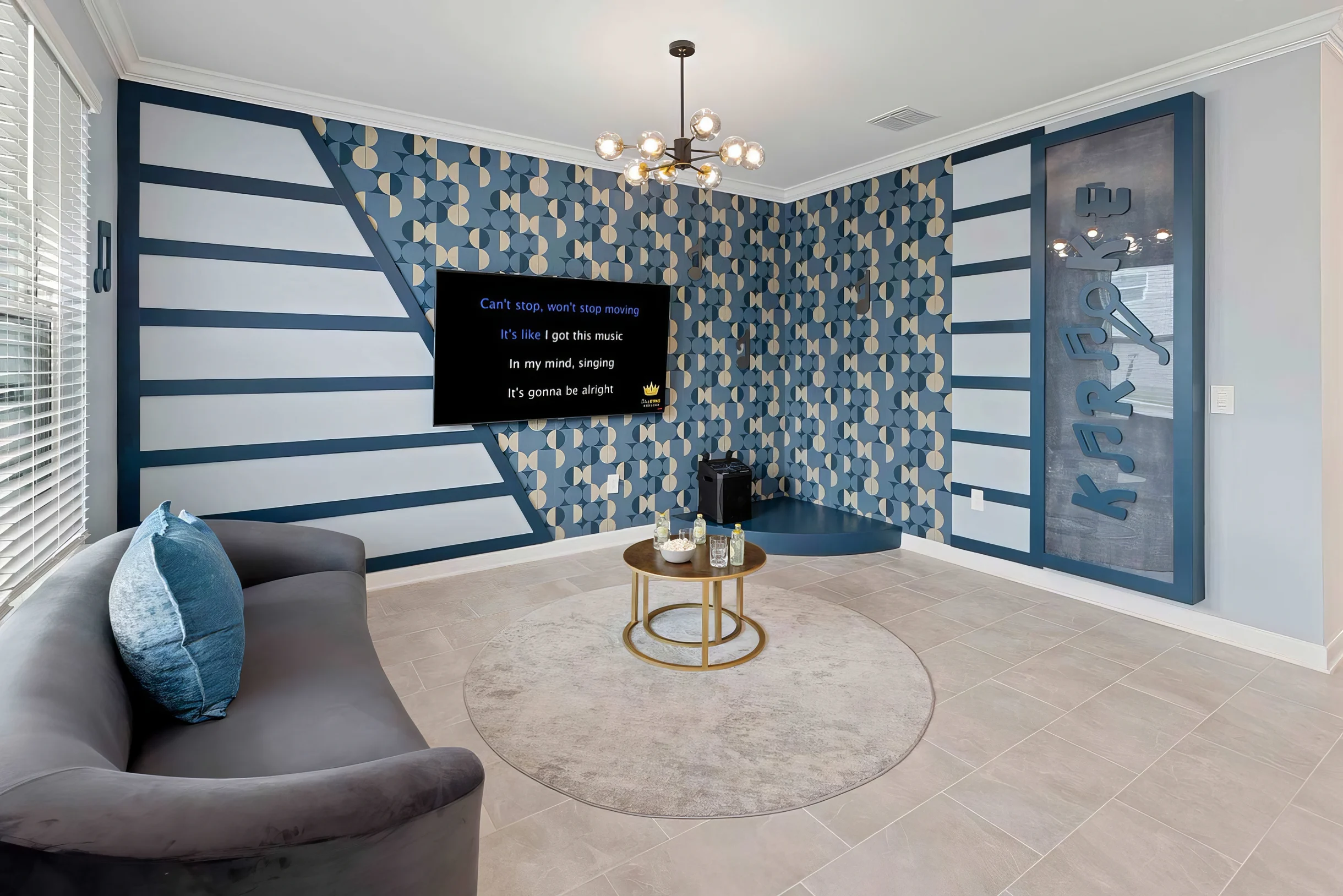 HI305SD: 5 bed, Storybook Village, Karaoke #15