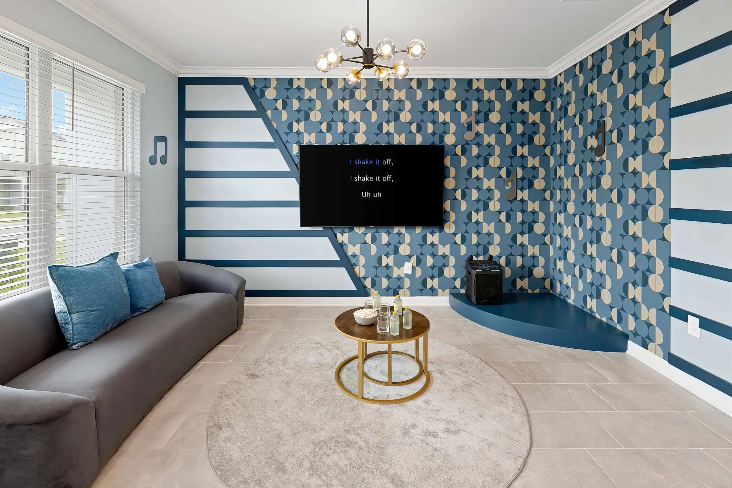 HI305SD: 5 bed, Storybook Village, Karaoke #29