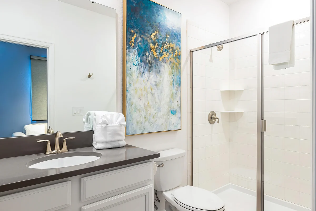 Ensuite Bathroom 1 image 1