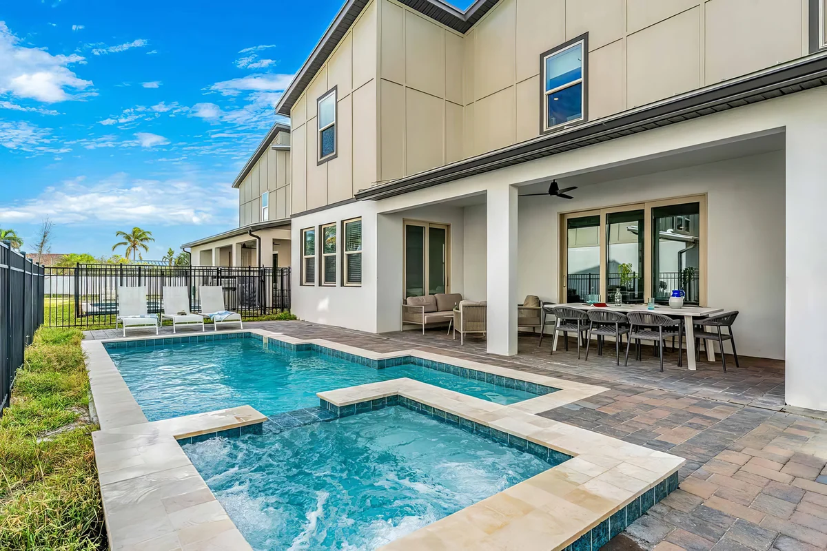 HI3071HL: 8 bed, Fashion/Nasa, Casino