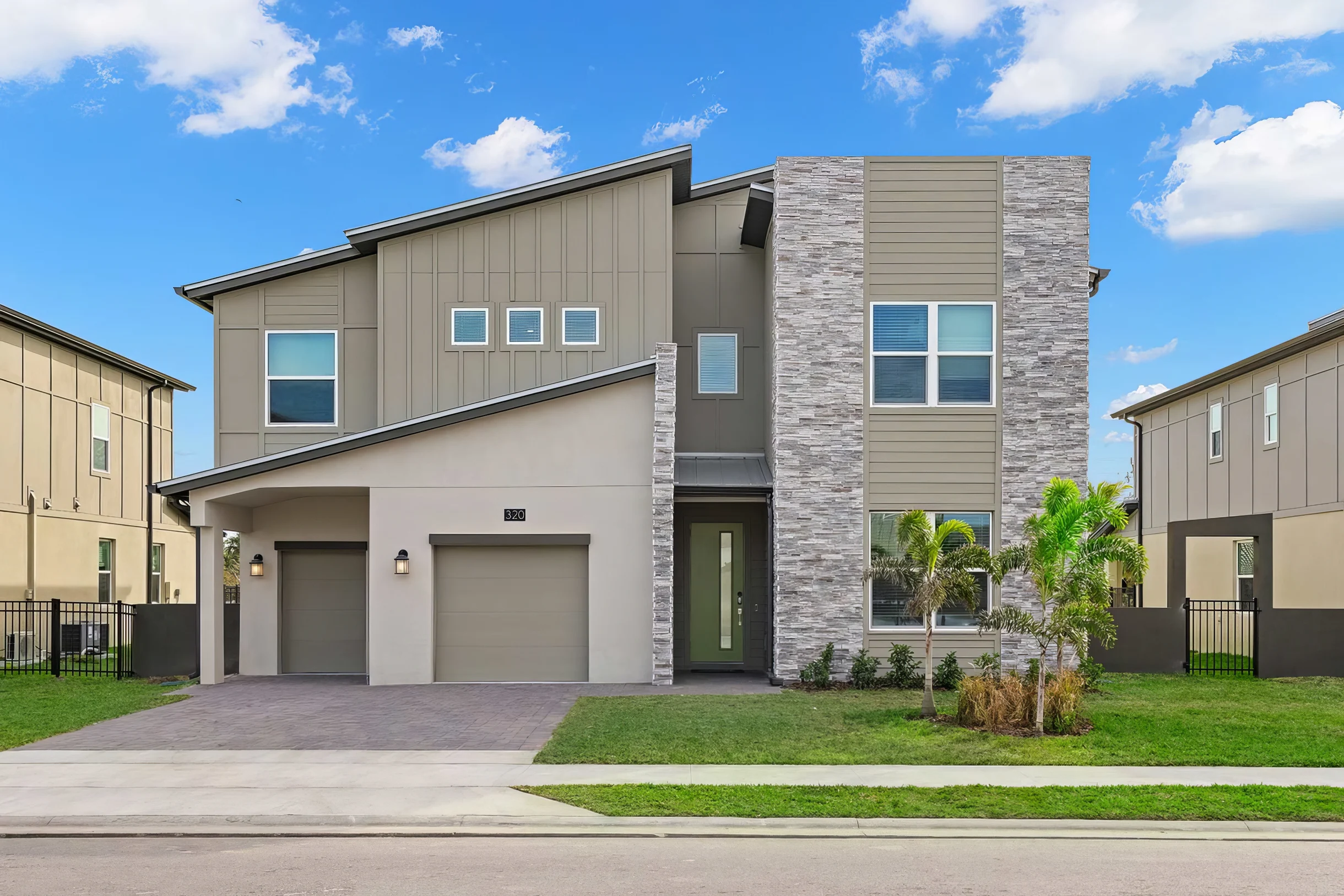 Wander Melbourne Beach Charm #4