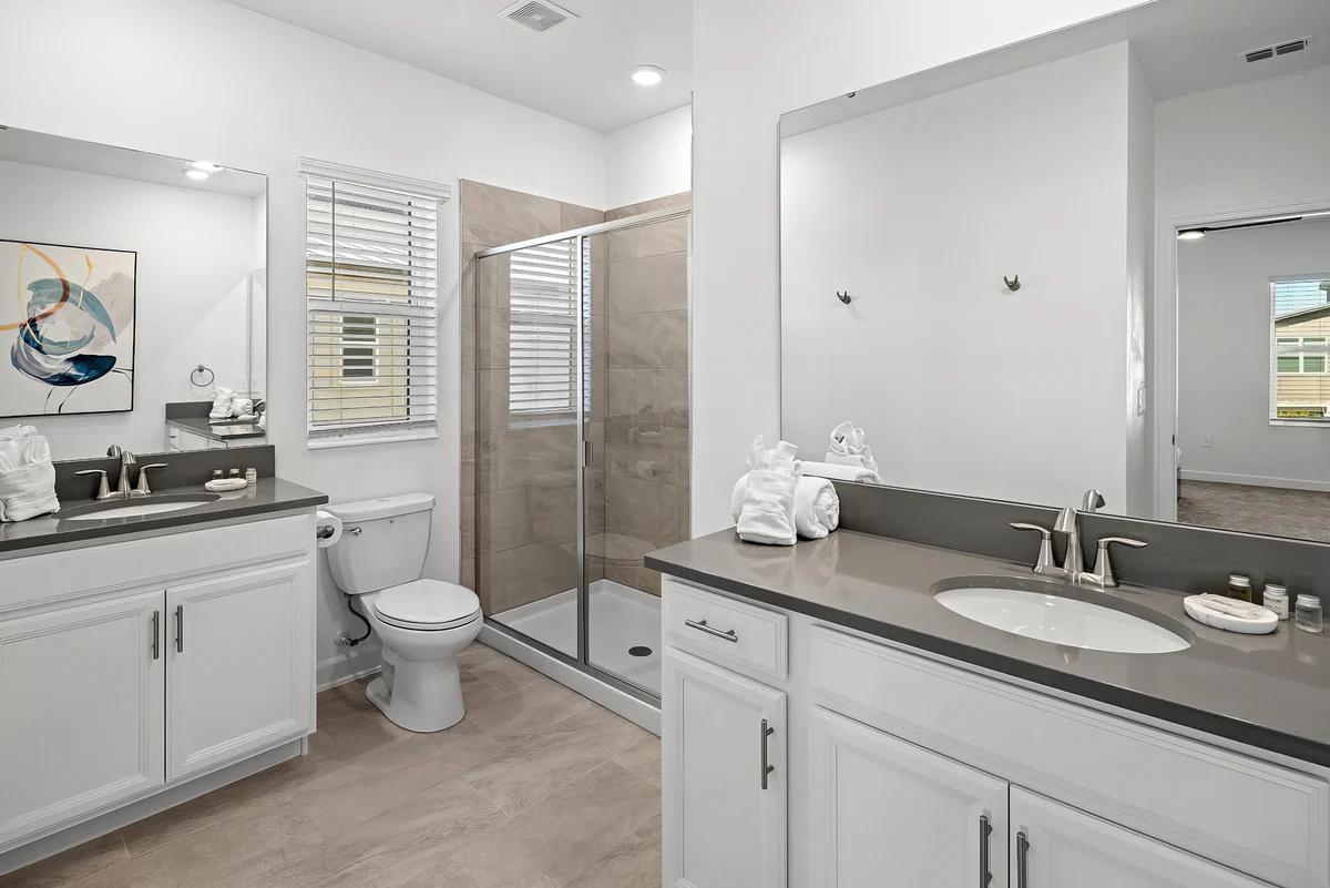 Ensuite Bathroom 1 image 1