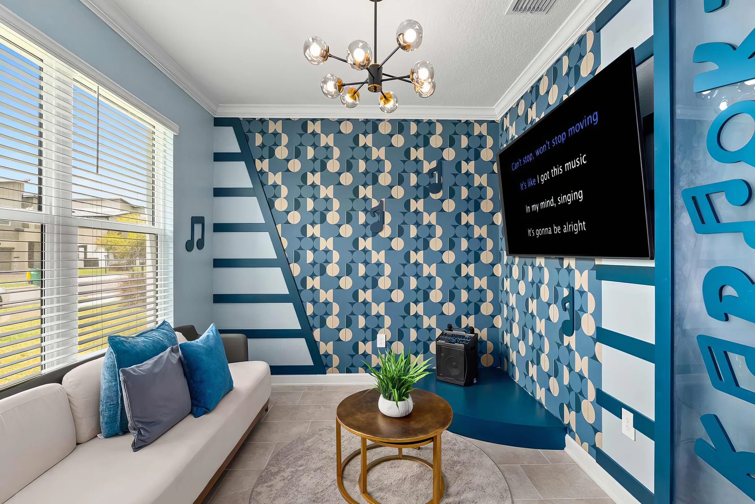 HI335SD: 6 bed, Pirate, Karaoke #7