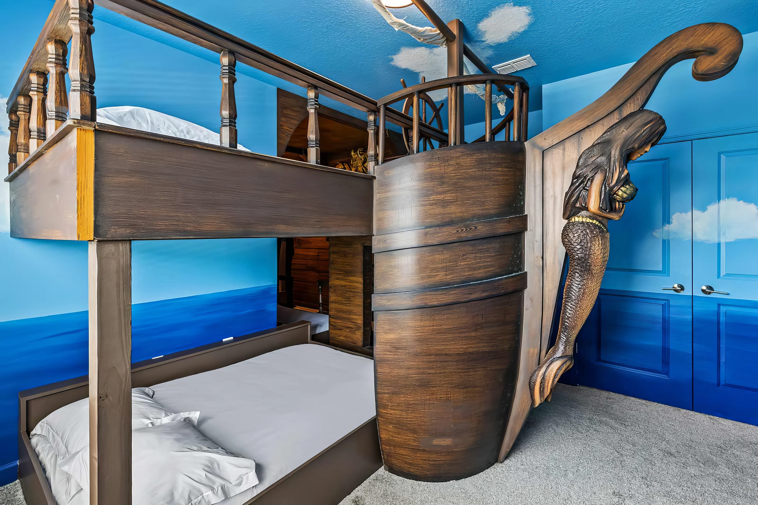 HI335SD: 6 bed, Pirate, Karaoke #29