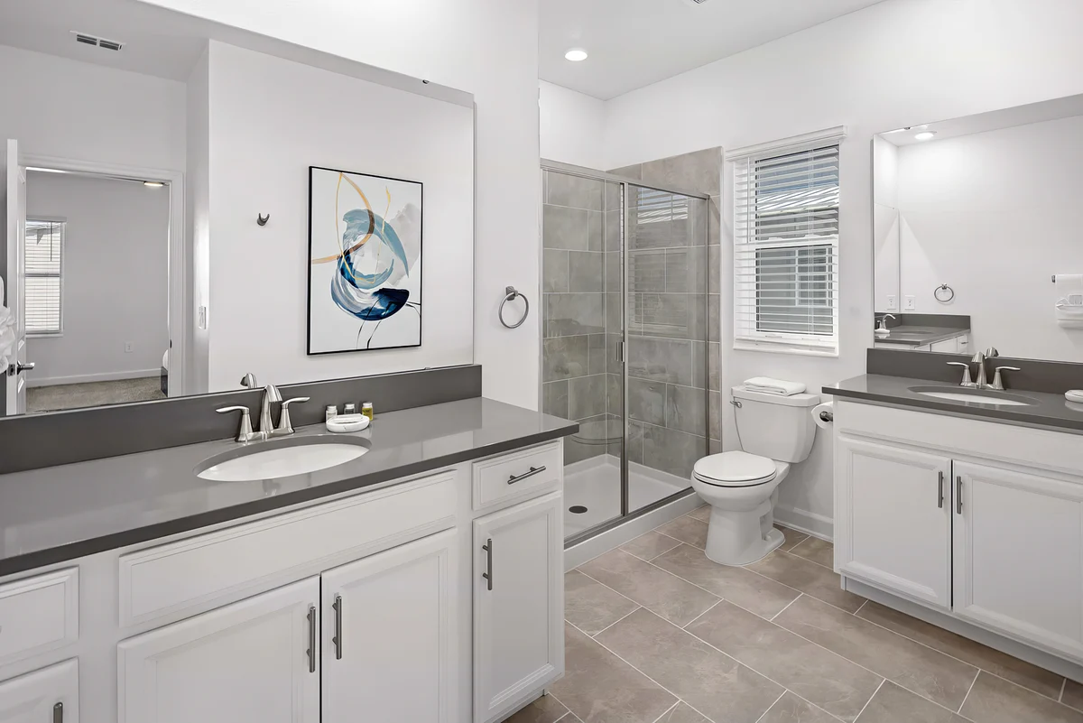 Ensuite Bathroom 1 image 1