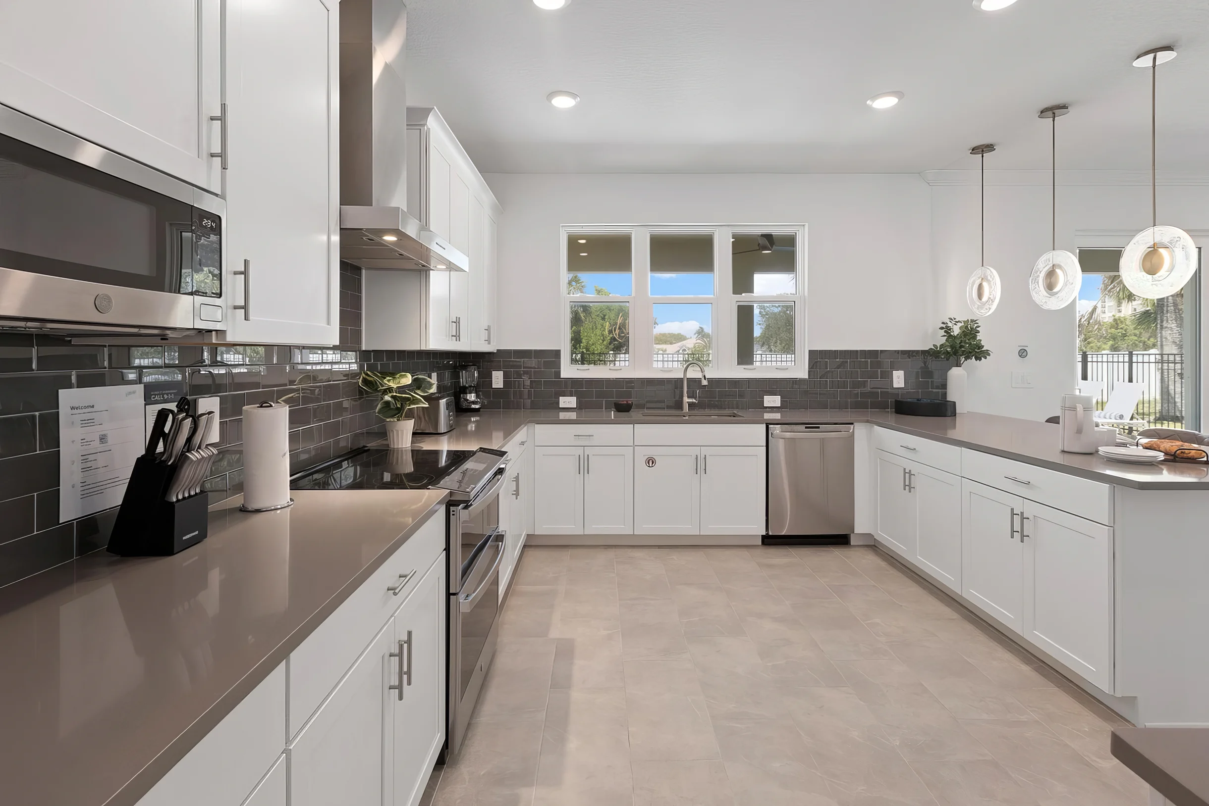 HI345SD: 5 bed, Sunshine Shores, Karaoke #28