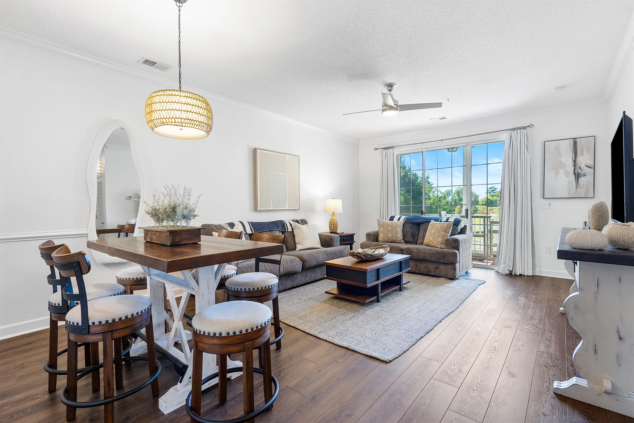 Relaxing Haven Retreat: 2 Bedroom Condo with Golf Course Views #4