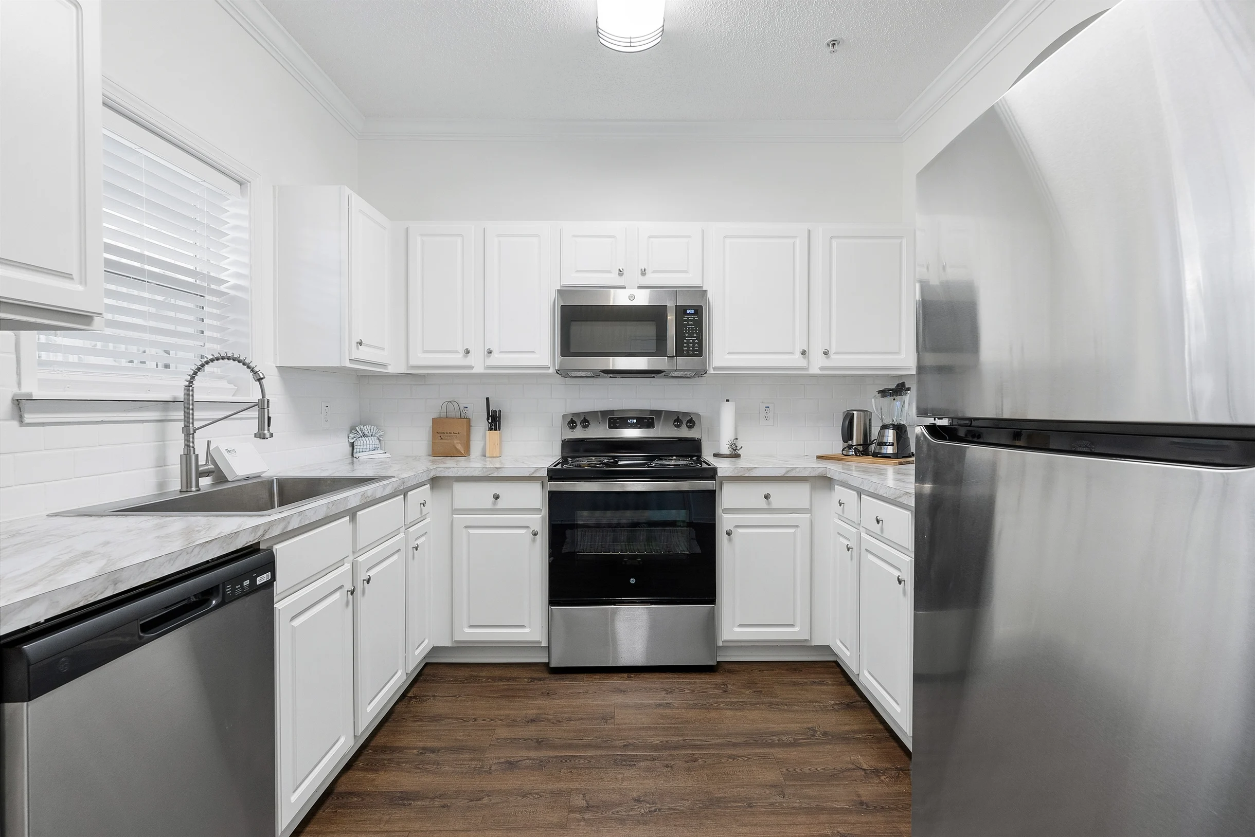 Relaxing Haven Retreat: 2 Bedroom Condo with Golf Course Views #2