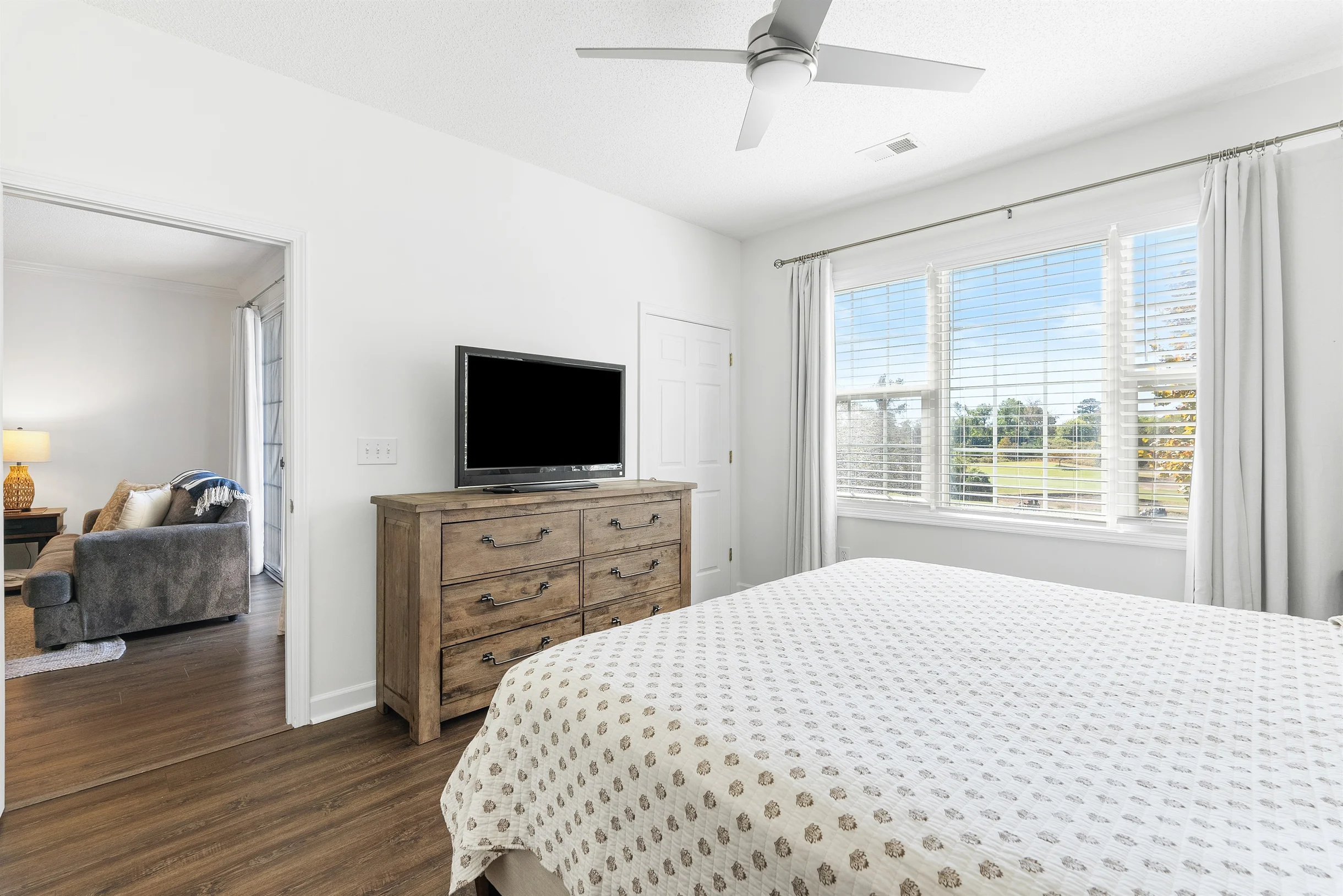 Relaxing Haven Retreat: 2 Bedroom Condo with Golf Course Views #18