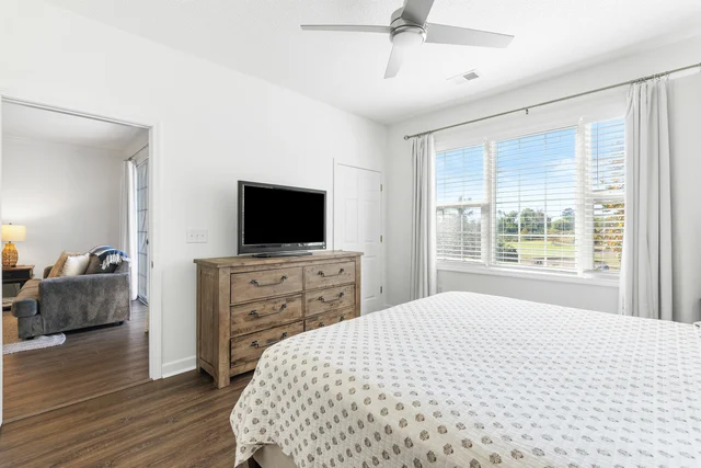 Bedroom 1 image 1