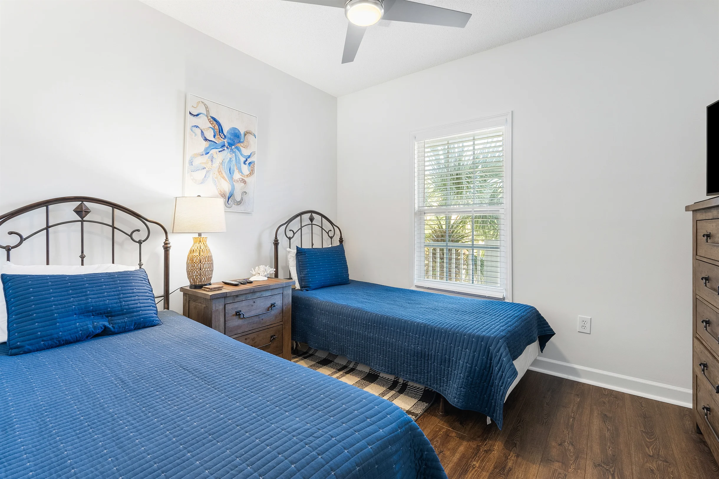 Relaxing Haven Retreat: 2 Bedroom Condo with Golf Course Views #23