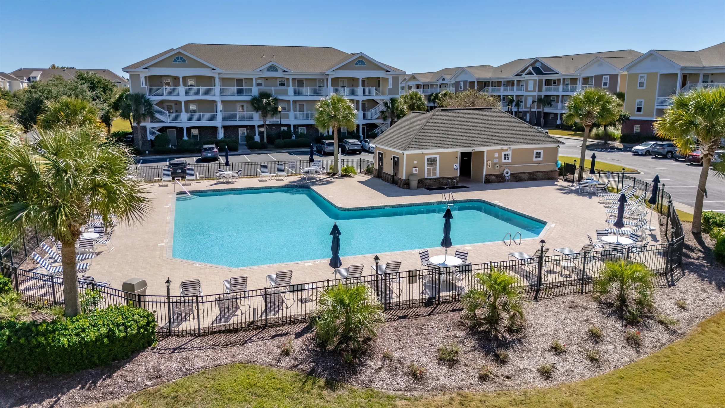Relaxing Haven Retreat: 2 Bedroom Condo with Golf Course Views #34