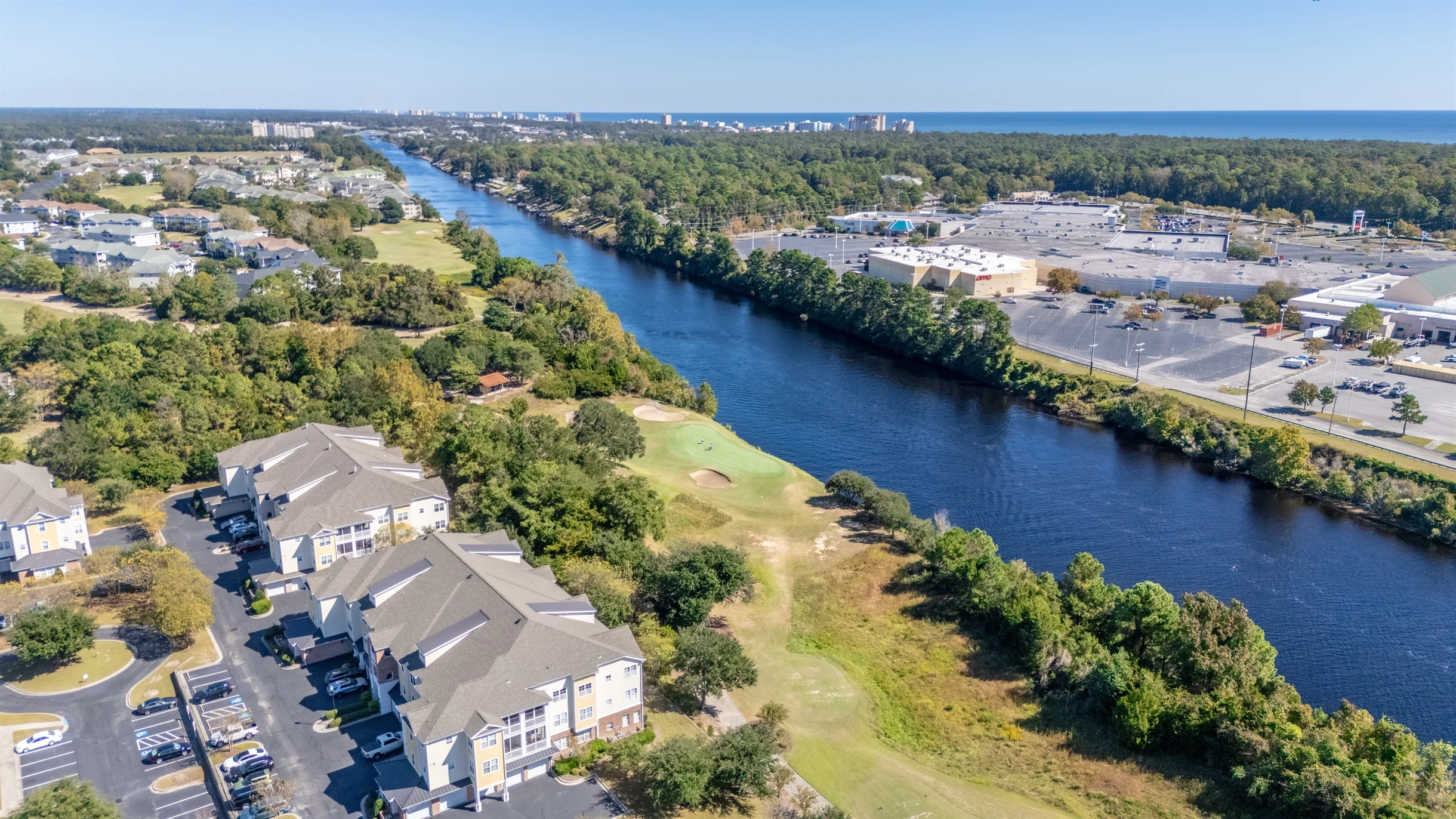 Relaxing Haven Retreat: 2 Bedroom Condo with Golf Course Views #36