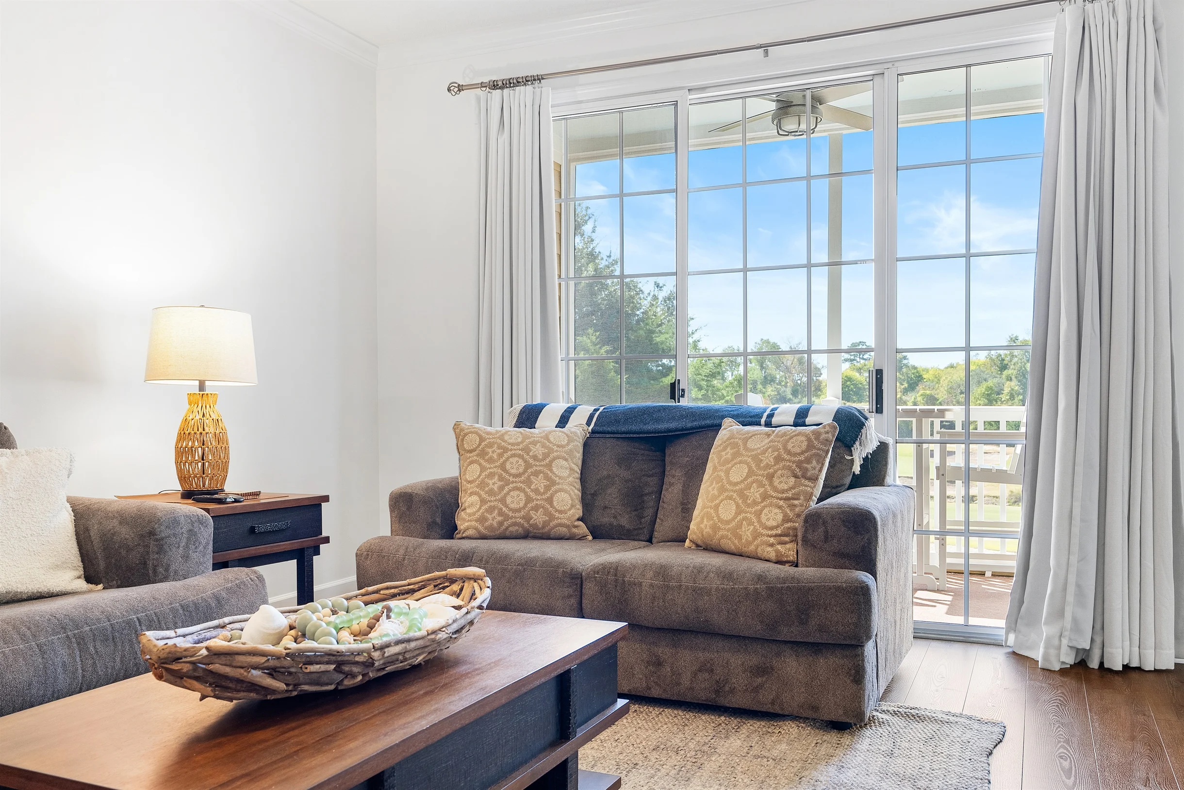 Relaxing Haven Retreat: 2 Bedroom Condo with Golf Course Views #12