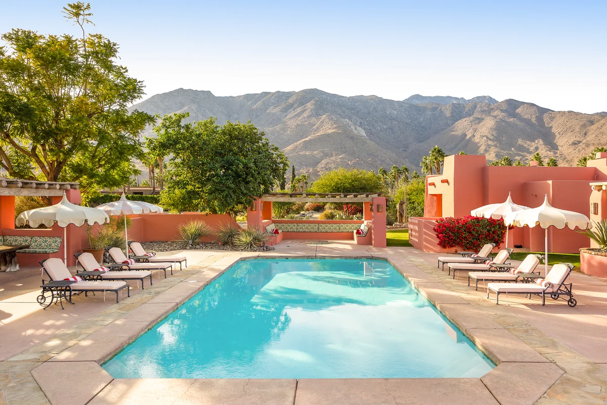 Wander Palm Springs Sands